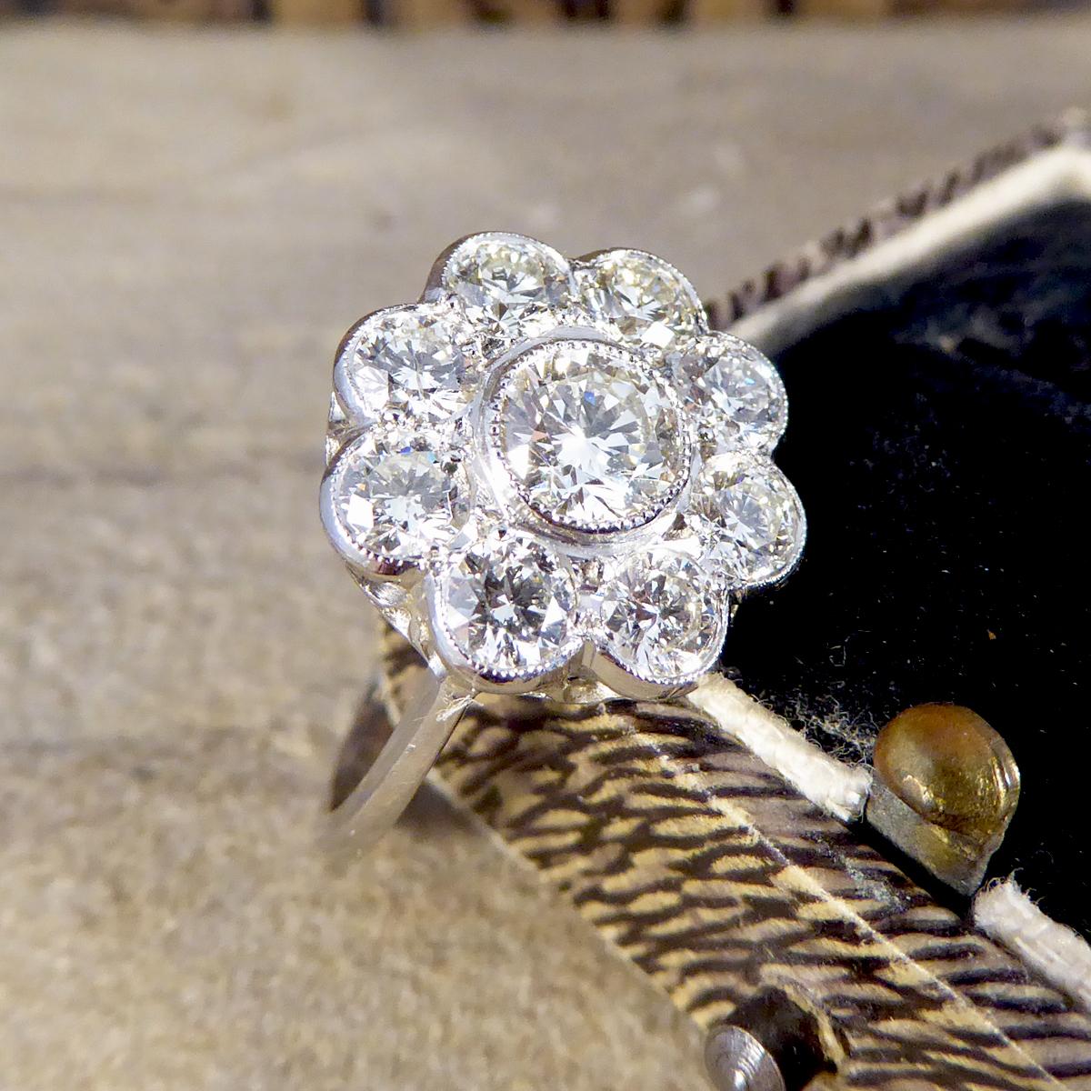 Contemporary 1.70 Carat Total Diamond Daisy Cluster Ring in Platinum 4