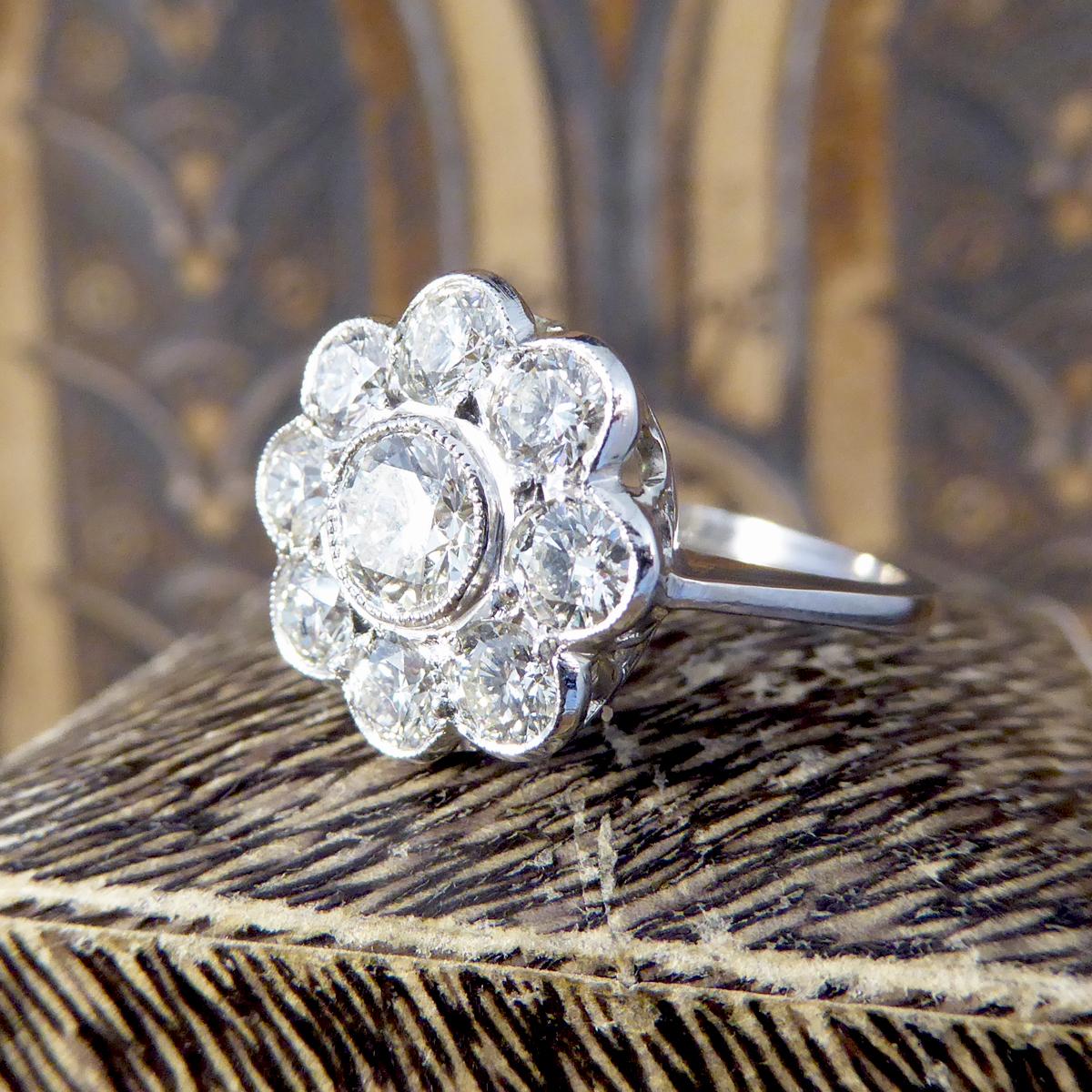Contemporary 1.70 Carat Total Diamond Daisy Cluster Ring in Platinum 2