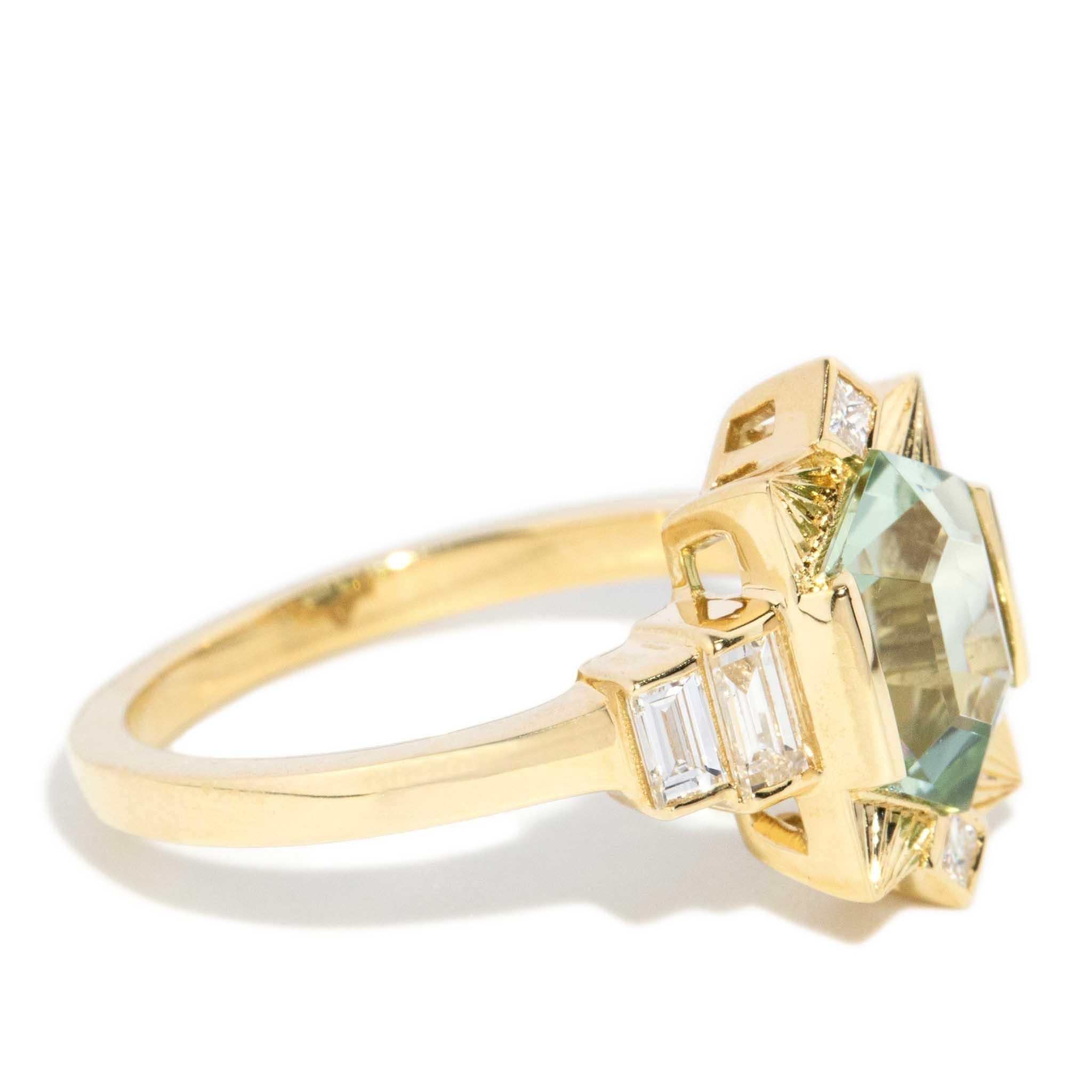 Contemporary 1.75 Carat Mint Green Tourmaline & Diamond Ring 18 Carat Gold 2