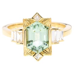 Contemporary 1.75 Carat Mint Green Tourmaline & Diamond Ring 18 Carat Gold