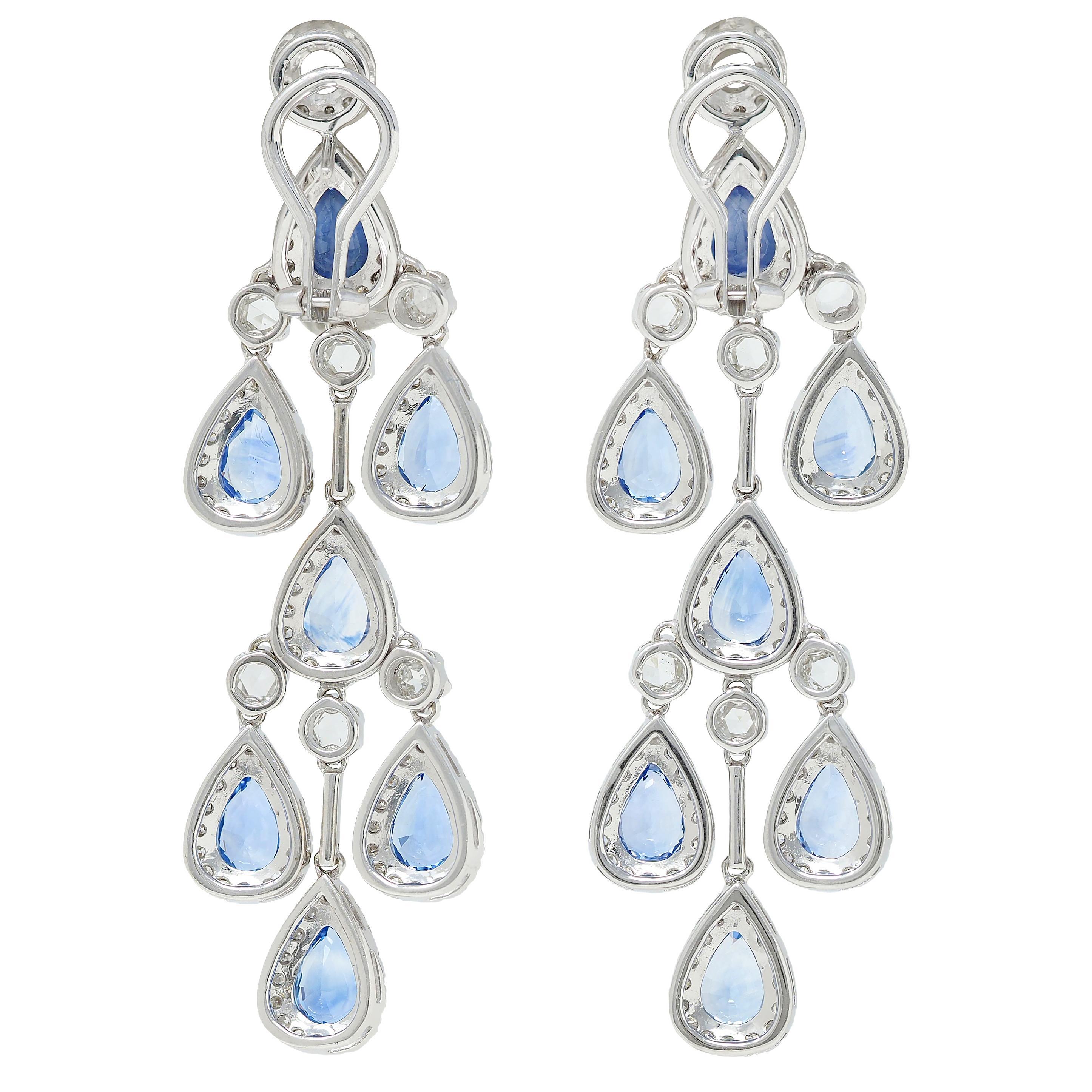 Taglio a goccia Orecchini pendenti a lampadario in oro 18 carati con diamante e zaffiro blu, 17,72 CTW, Contemporary in vendita
