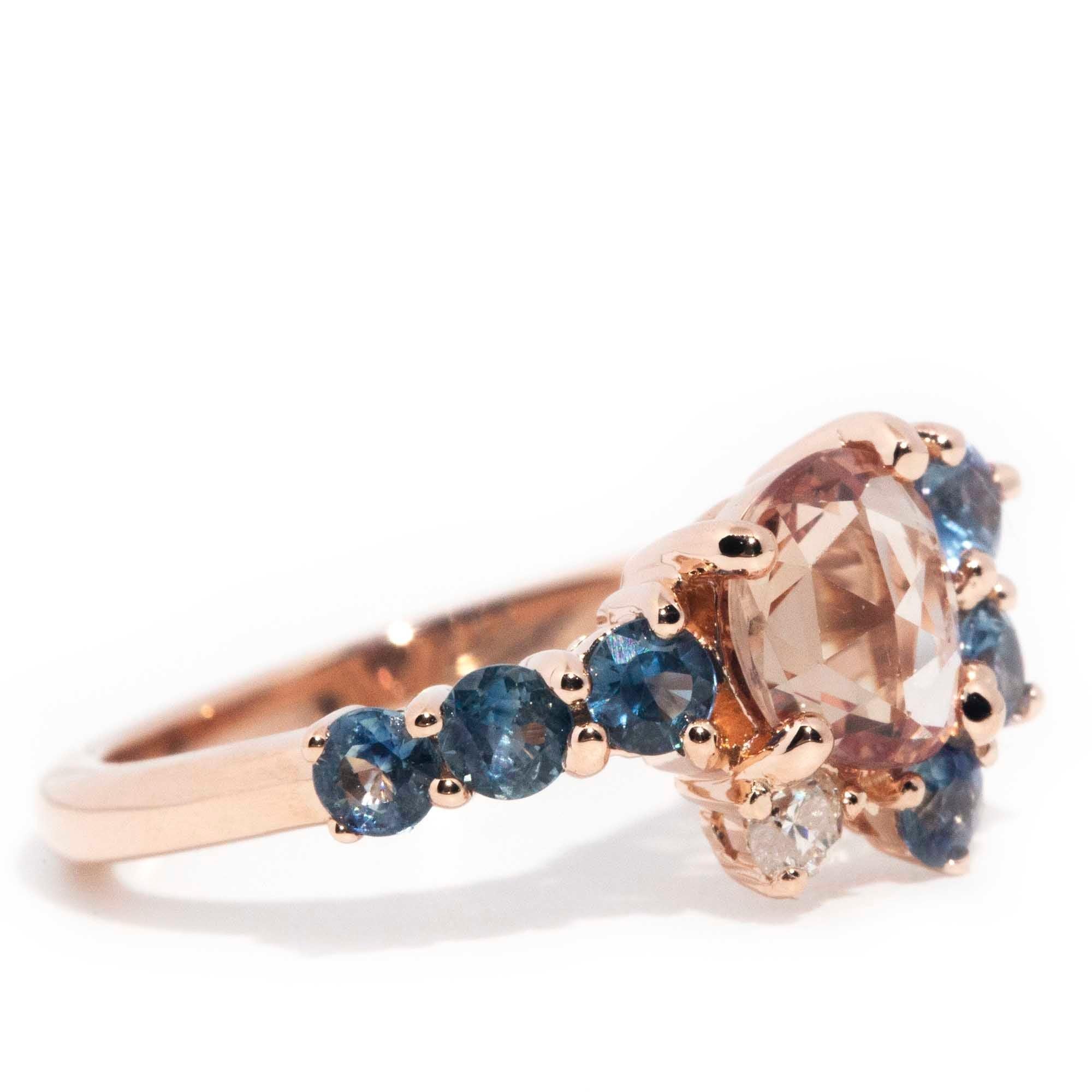 Zeitgenössischer Cluster-Ring aus 18 Karat Roségold mit Pfirsich und blauem Saphir und Diamant (Rosenschliff)