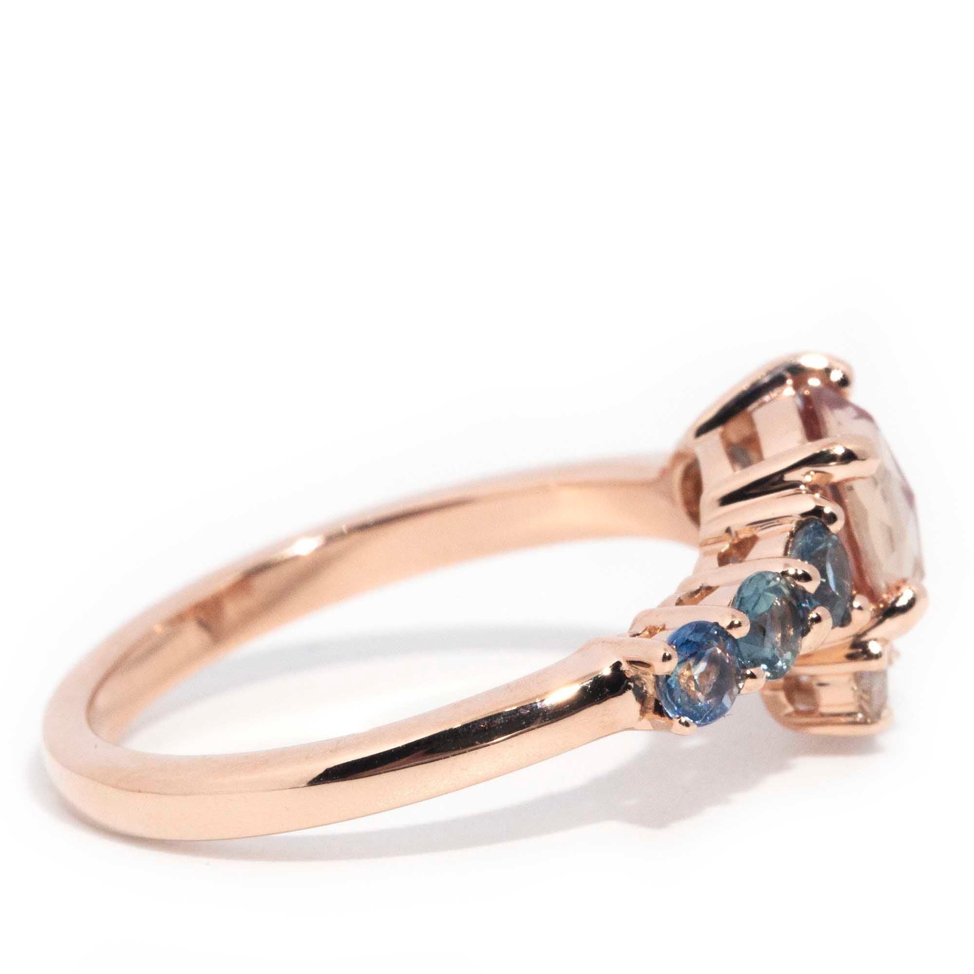 Zeitgenössischer Cluster-Ring aus 18 Karat Roségold mit Pfirsich und blauem Saphir und Diamant Damen