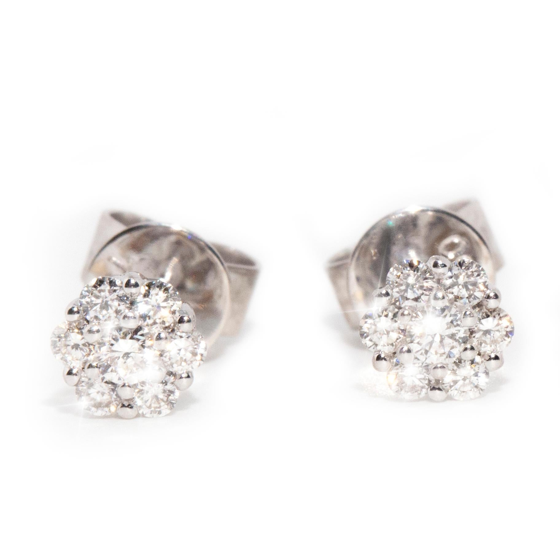 Contemporary 18 Carat White Gold Brilliant Diamond Cluster Studs Style Earrings In Good Condition In Hamilton, AU