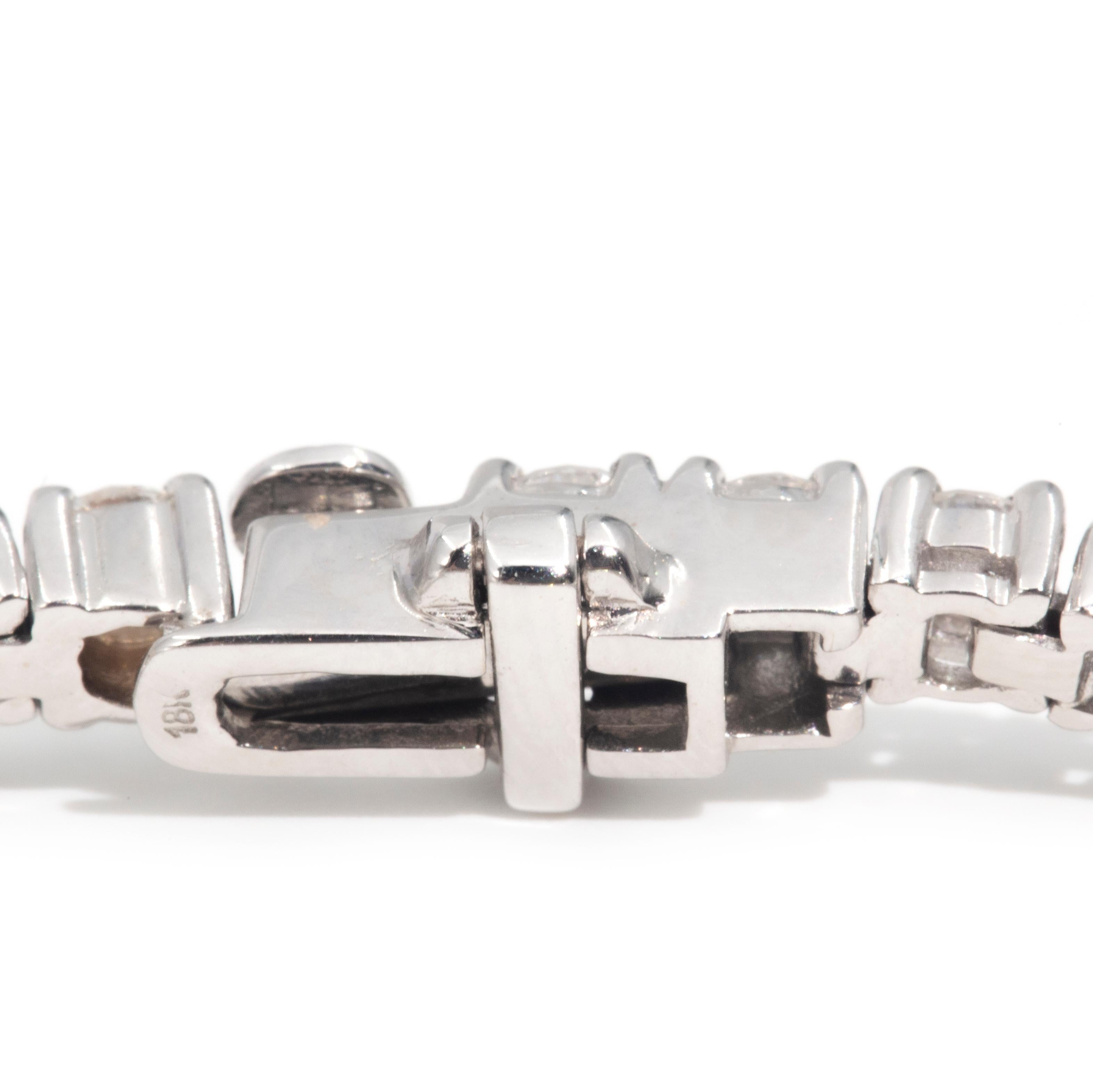 Contemporary 18 Carat White Gold Round Brilliant Diamond Tennis Bracelet 9