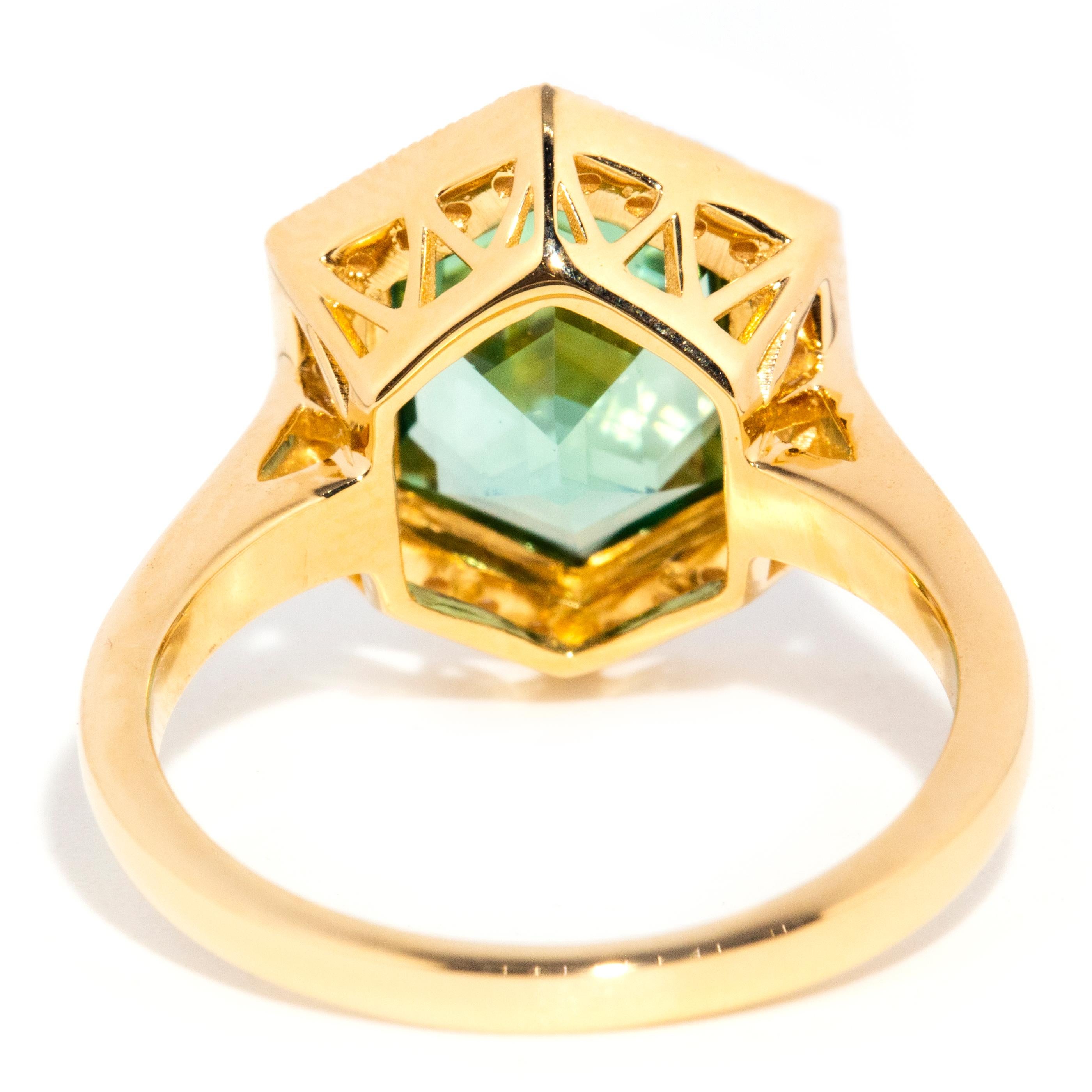 Contemporary 18 Carat Yellow Gold Mint Green Tourmaline and Diamond Cluster Ring 4