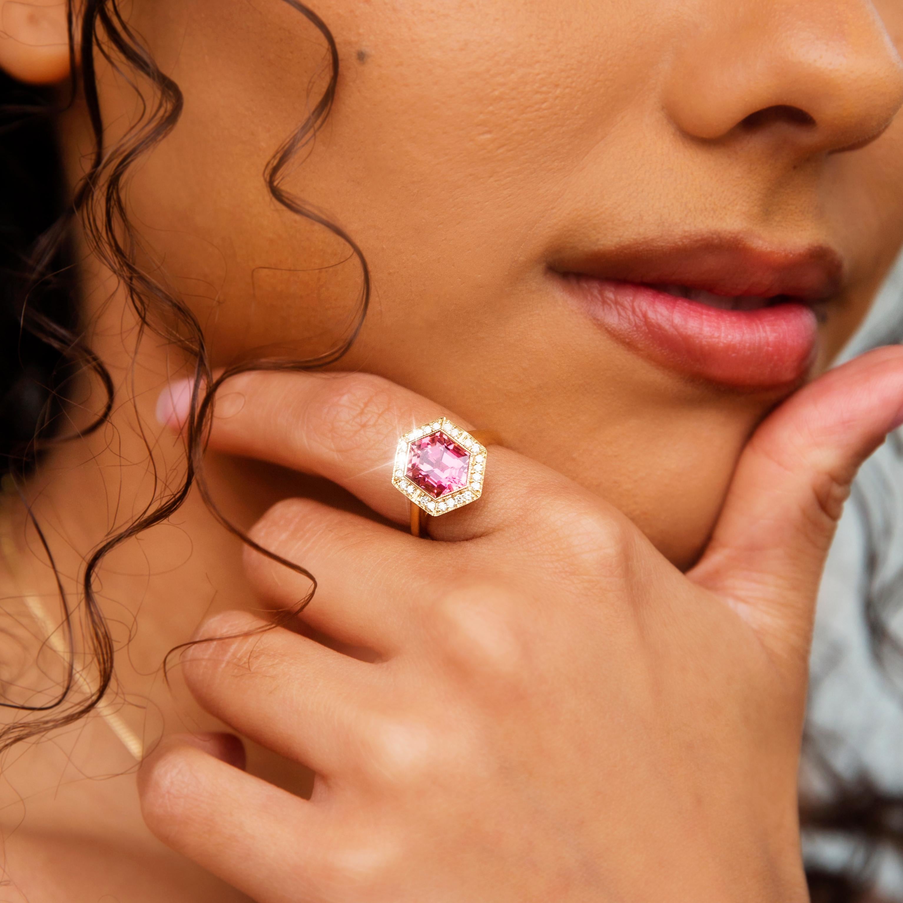 Hexagon Cut Contemporary 18 Carat Yellow Gold Reddish-Purple Tourmaline and Diamond Ring