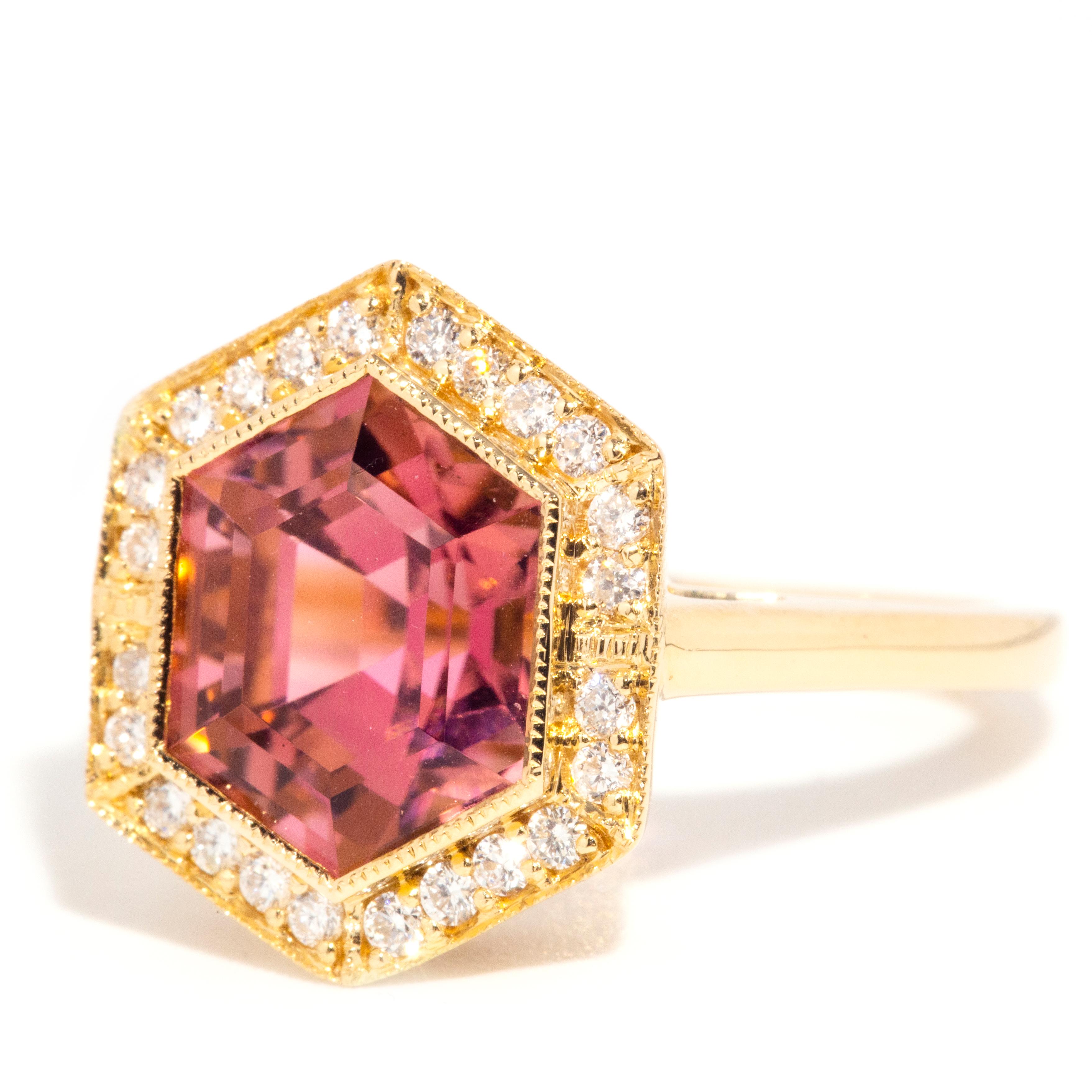 Contemporary 18 Carat Yellow Gold Reddish-Purple Tourmaline and Diamond Ring 3