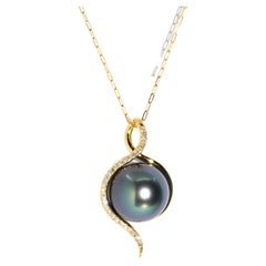 Contemporary 18 Carat Yellow Gold Tahitian Pearl and Diamond Pendant and Chain
