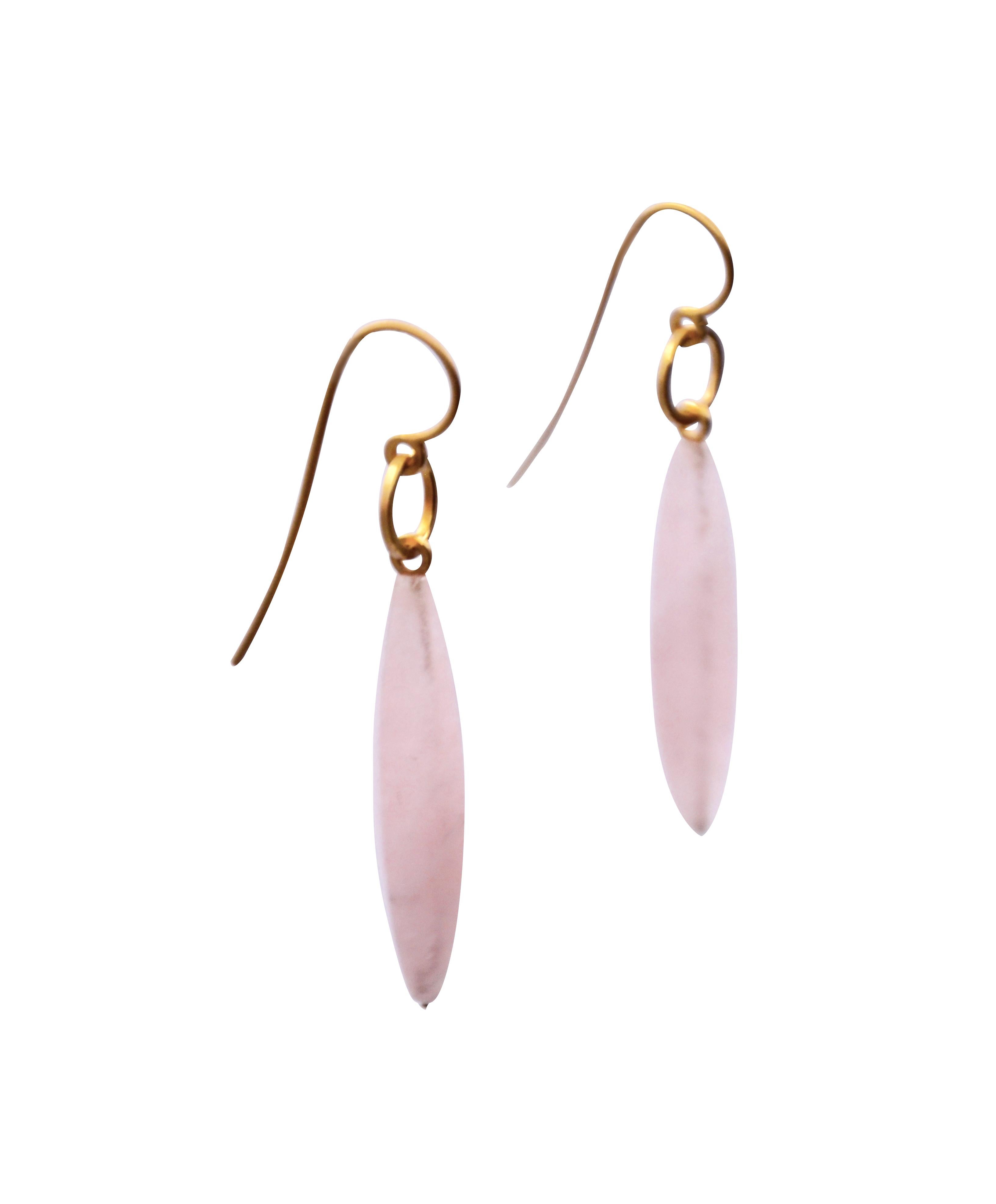 Contemporary 18 karat gold earrings with rose quartz.

A delicate creation by Arno Schneider with 40 Diamonds à 0,80 (tw-vs) set in 18 carat white gold on a top of yellow gold. A combination of 3 precious components that perfectly fit together as an