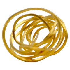Contemporary 18 karat Gold Pendant