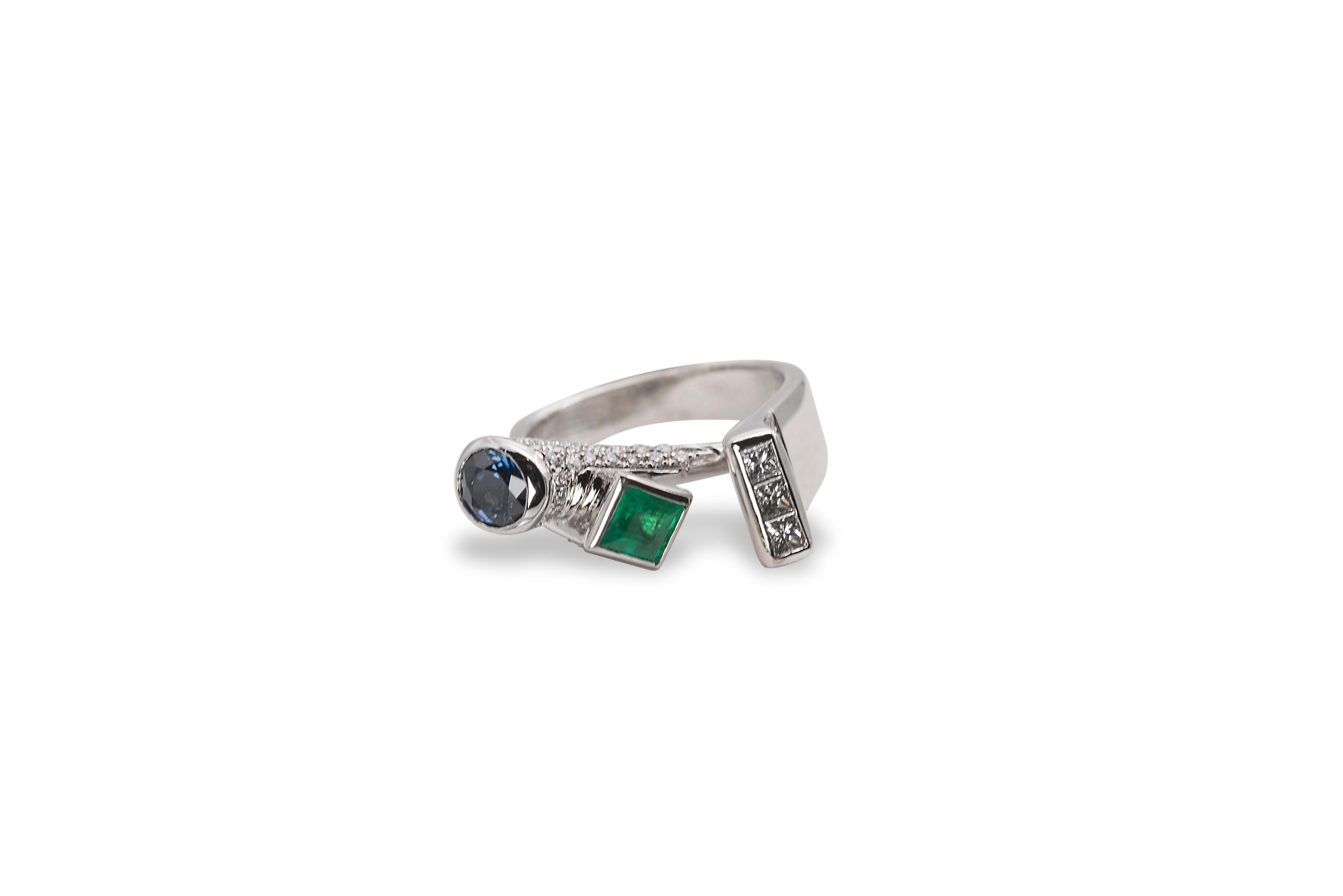 Contemporary 18 Karat White Gold 1.12 Karat Diamond Sapphire Emerald Design Ring For Sale 1