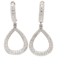 Contemporary 18 Karat White Gold Diamond Cluster Drop Earrings