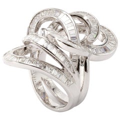 Contemporary 18 Karat White Gold Diamond Cocktail Ring Baguettes Diamonds