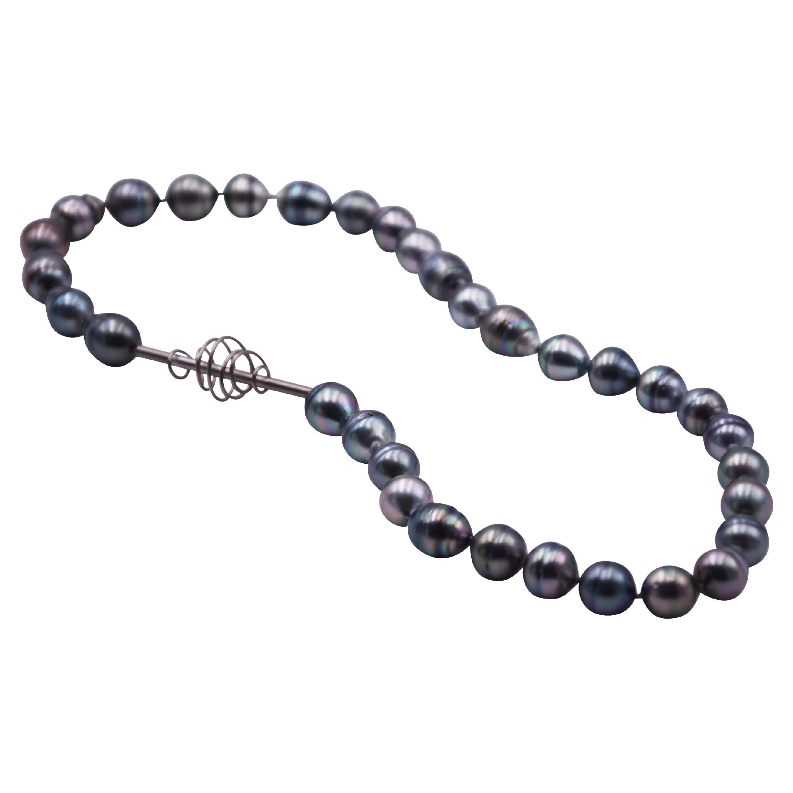 Pearl Necklace with Black Pearls of Tahiti 18 Karat For Sale at 1stDibs