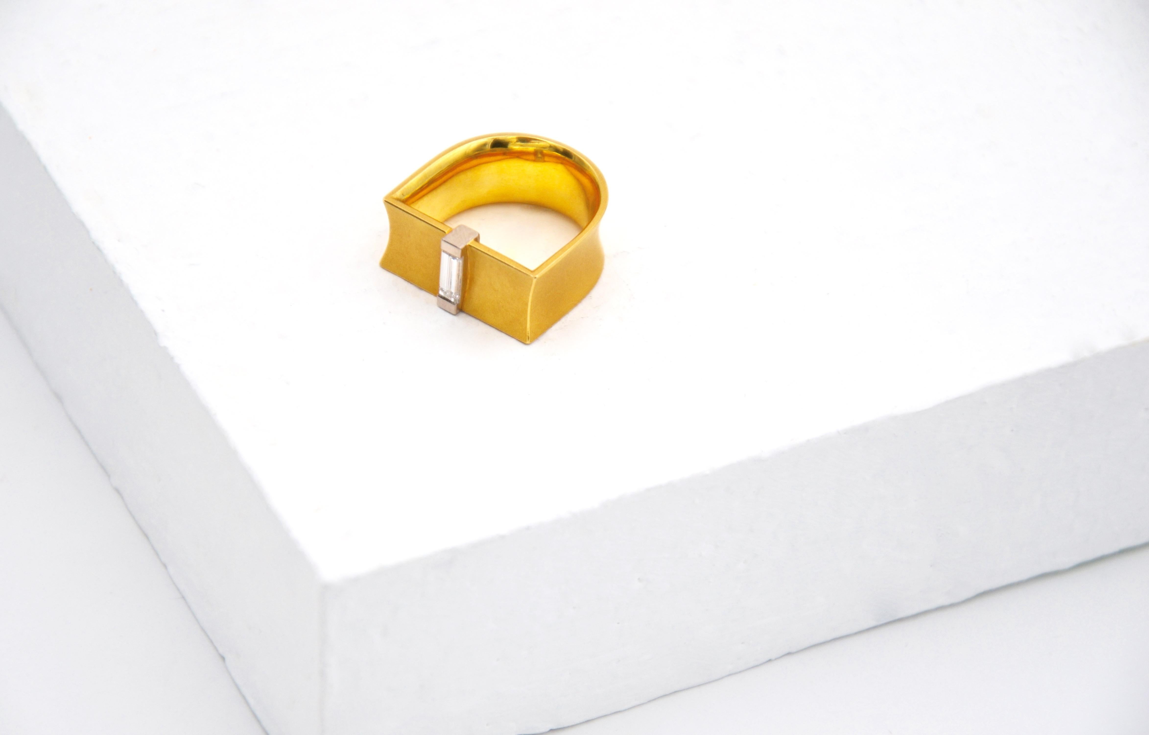 For Sale:  Contemporary 18 Karat Yellow and White Gold Diamonds Cocktail Ring 2