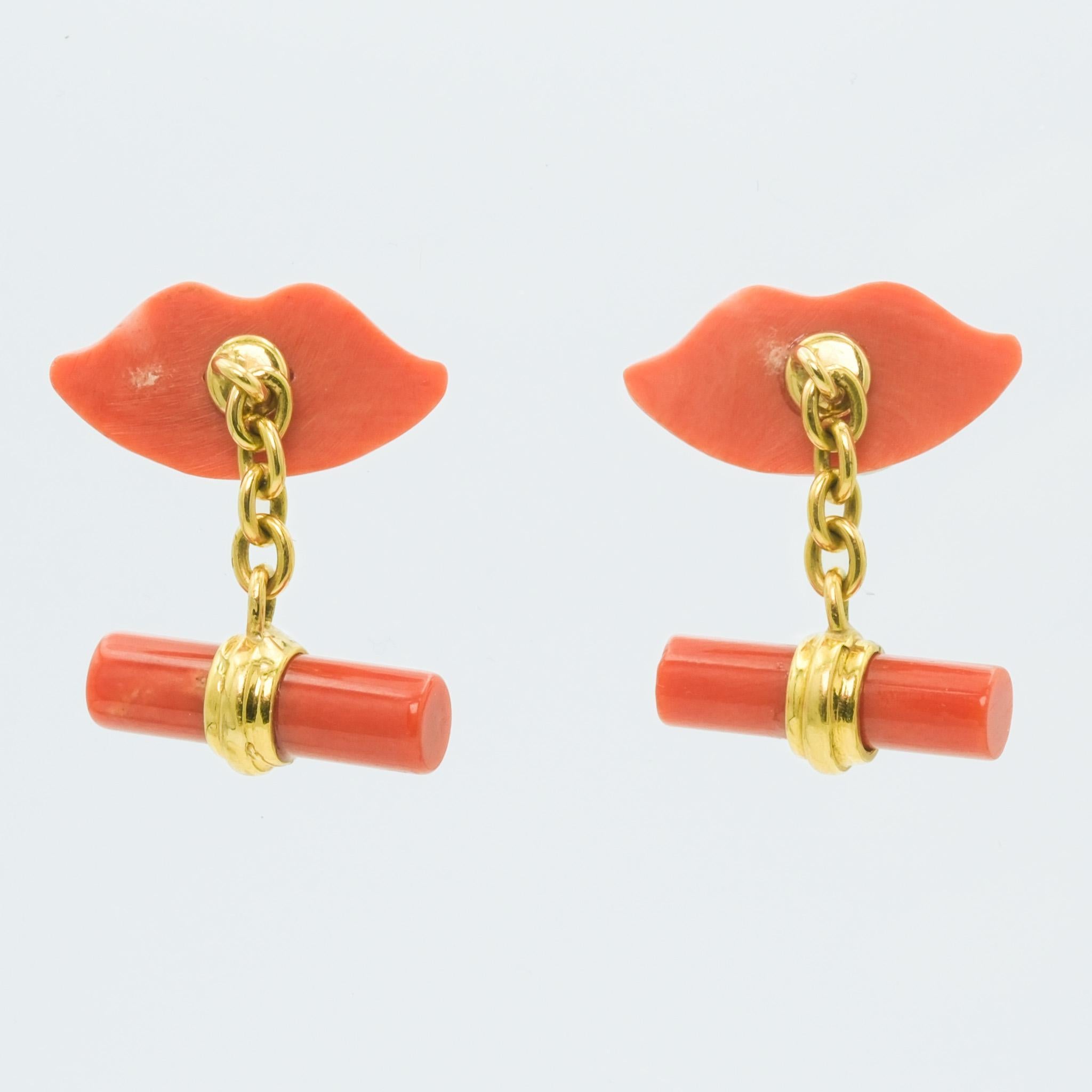 Contemporary 18 Karat Yellow Gold and Coral Lip Cufflinks In Good Condition For Sale In Fairfield, CT