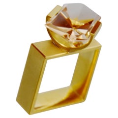 Contemporary 18 Karat Yellow Gold Citrine Cocktail Ring