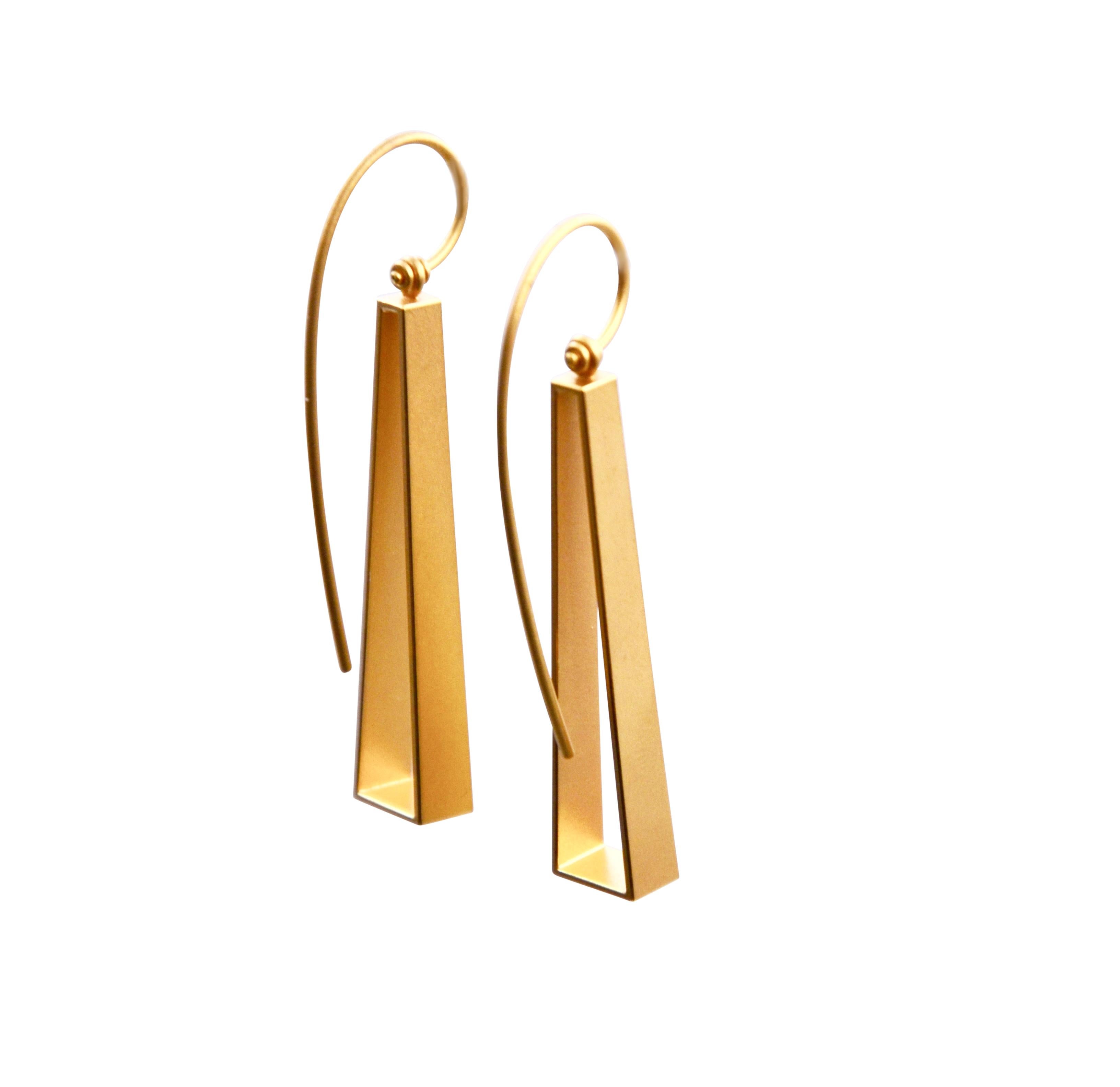 Contemporary 18 Karat Yellow Gold Earrings In New Condition For Sale In Schwaz, Tirol