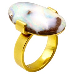 Contemporary 18 Karat Yellow Gold Opal Cocktail Ring