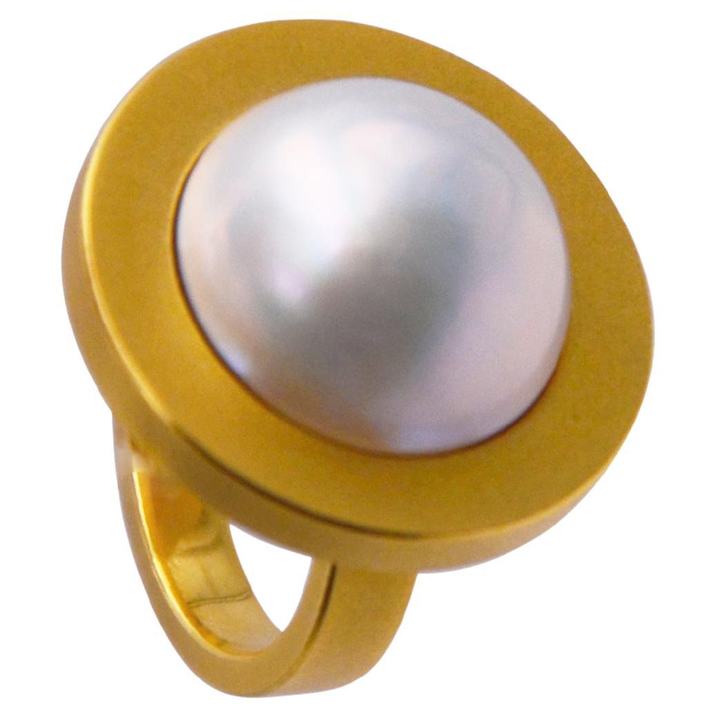 Contemporary 18 Karat Yellow Gold Pearl Cocktail Ring For Sale