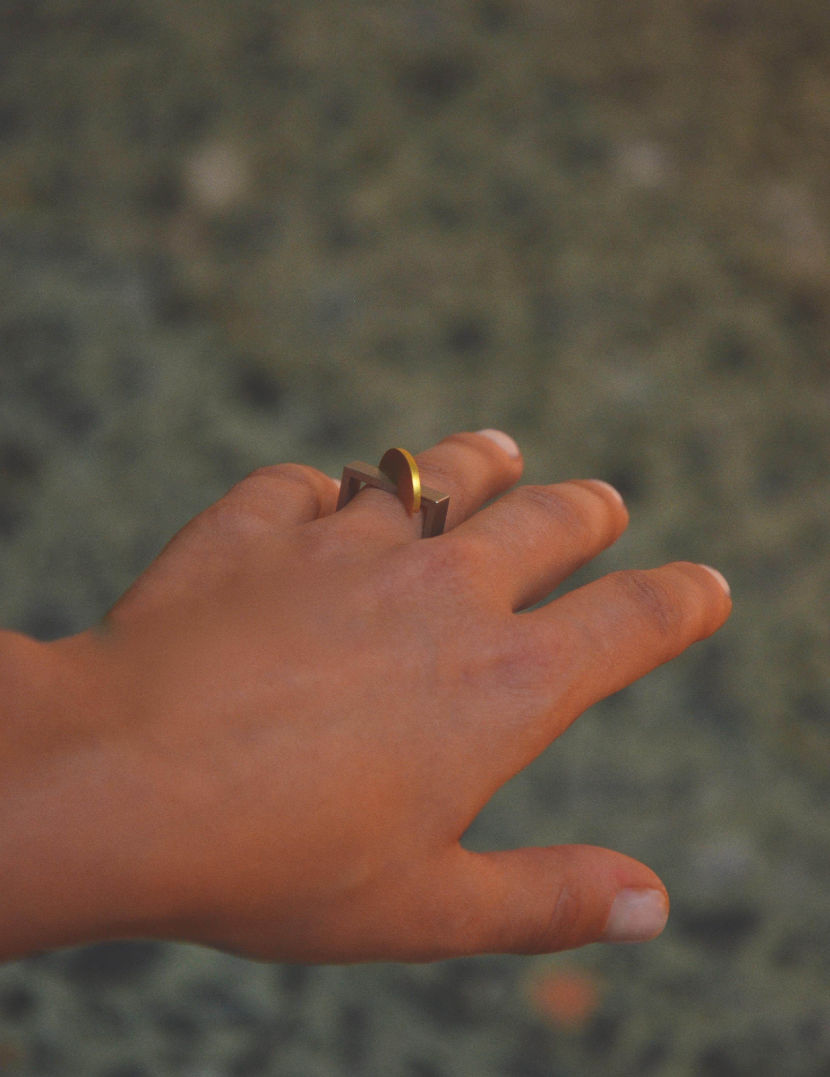 Contemporary 18 Karat Yellow Gold Platinum Ring For Sale 3