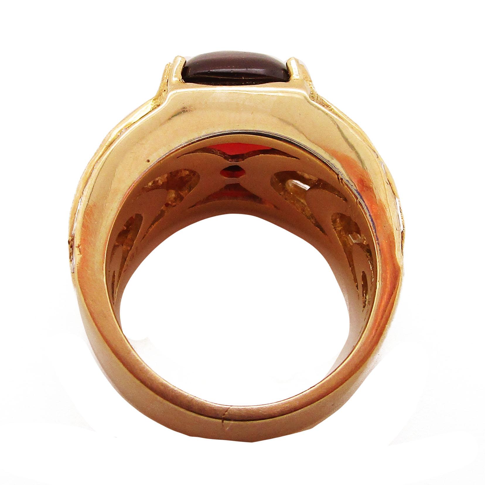 Contemporary 18 Karat Yellow Gold Red Garnet and Diamond Statement Ring In Excellent Condition For Sale In Lexington, KY