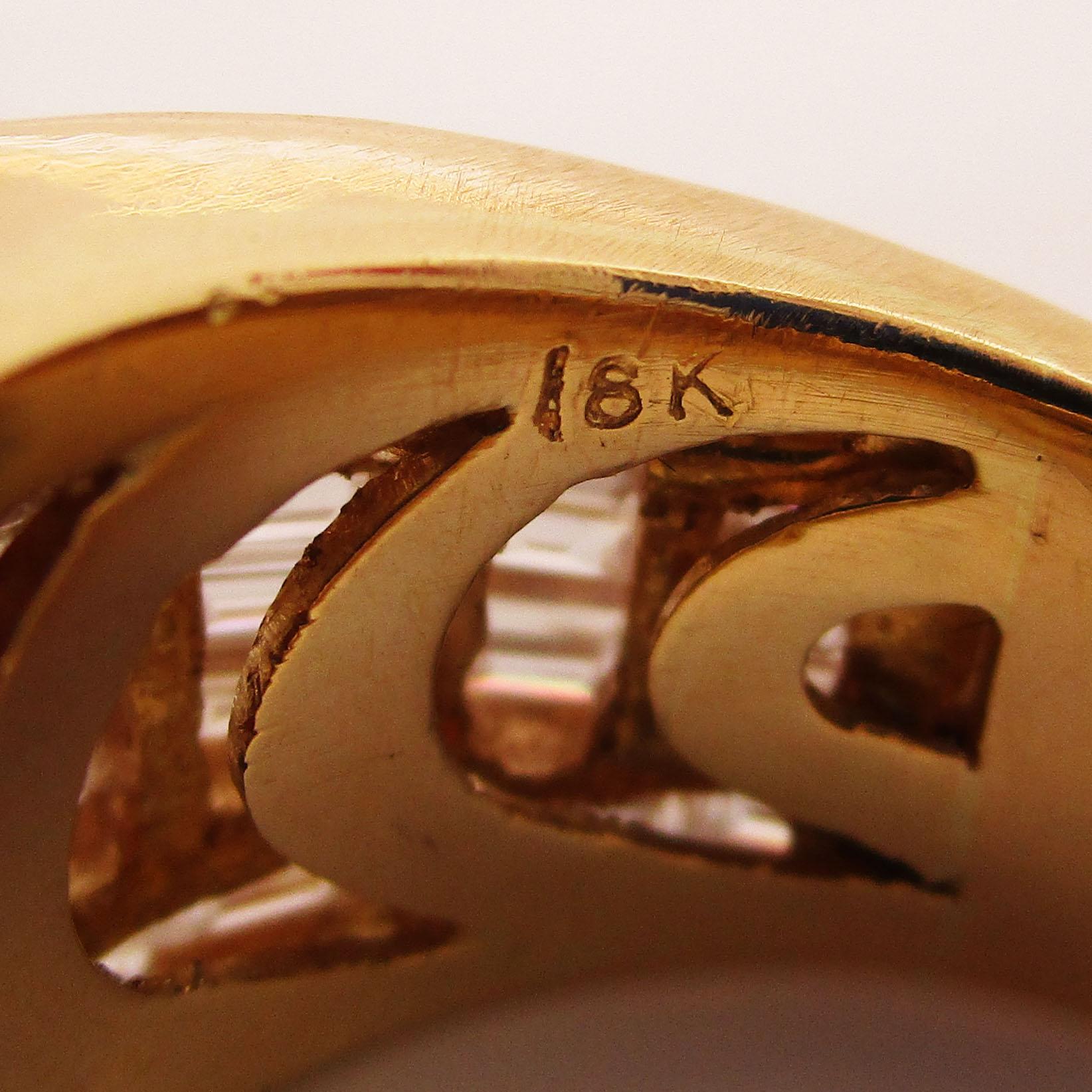Zeitgenössischer Statement-Ring aus 18 Karat Gelbgold mit rotem Granat und Diamant 3