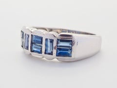 Anello a fascia in argento sterling con zaffiro blu baguette da 1,80 ct, 7,25