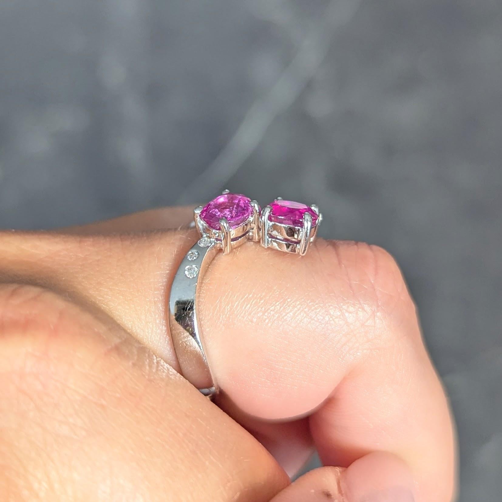 Anillo Bypass Contemporáneo de Oro de 18 K con Diamante Zafiro Rosa de Madagascar de 1,85 quilates GIA en venta 7