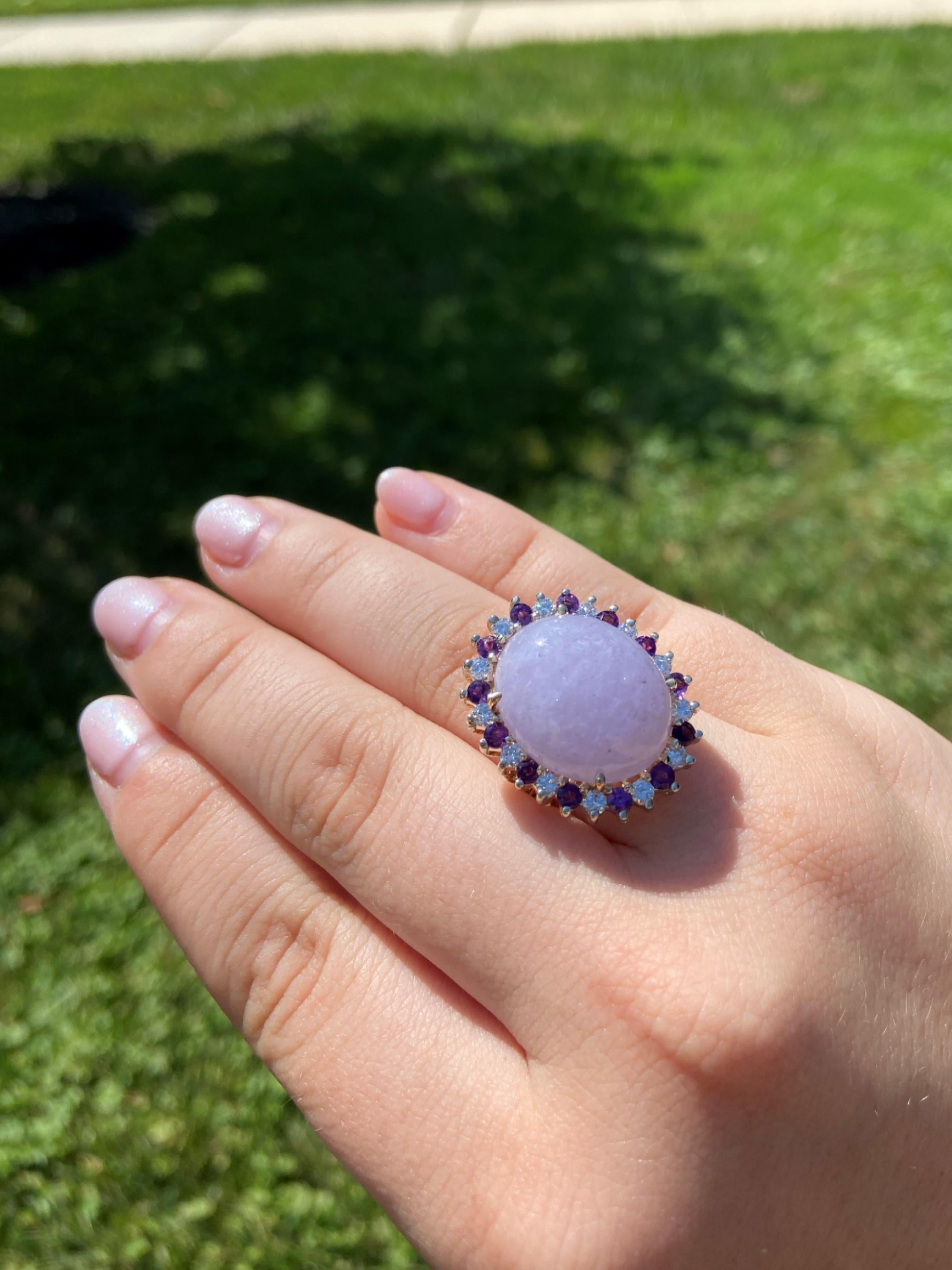 Contemporary 18.80 Carat Natural Lavender Jade Cabochon Yellow Gold Fashion Ring 5