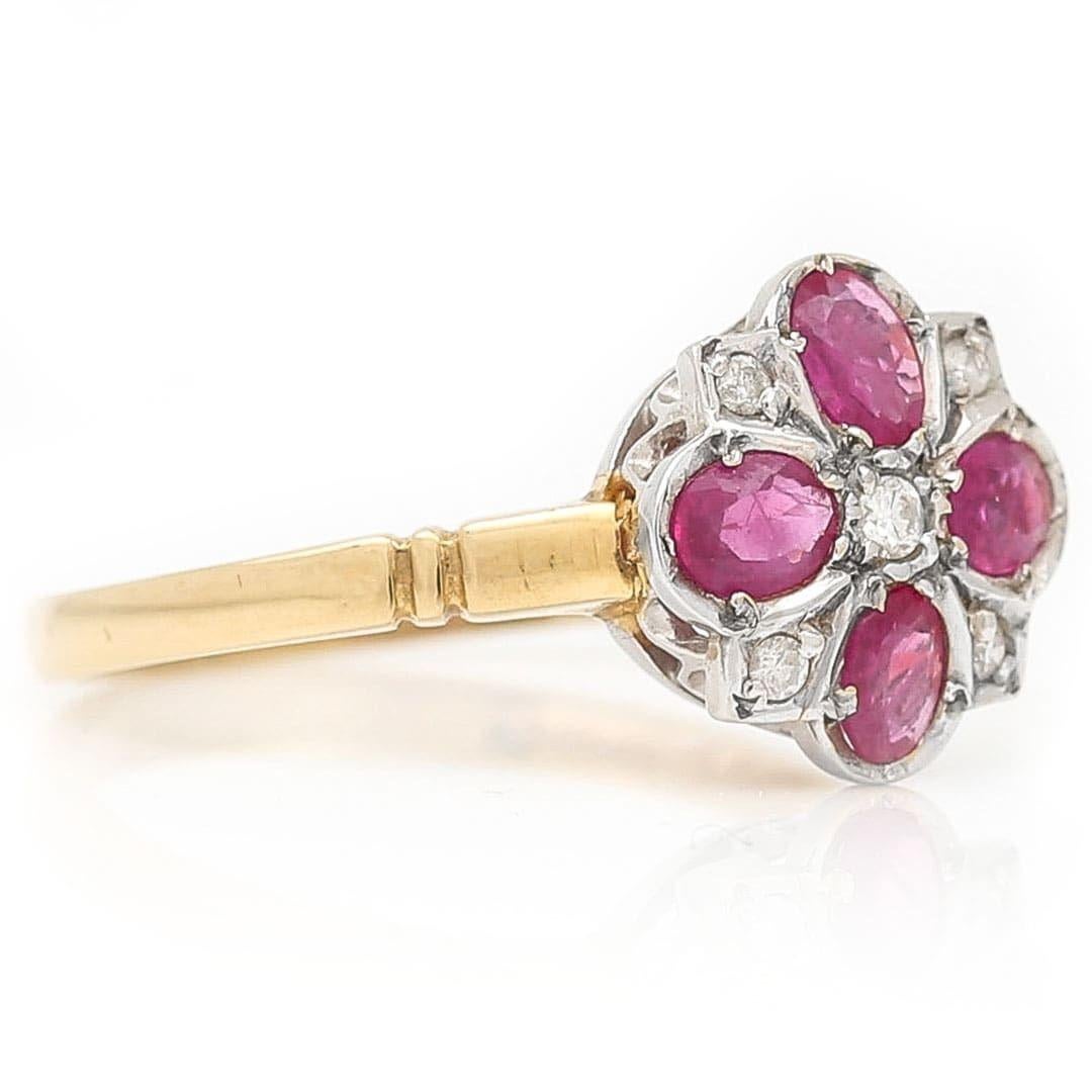 Contemporary 18 Carat Gold Ruby and Diamond Cluster Ring In Good Condition In Lancashire, Oldham