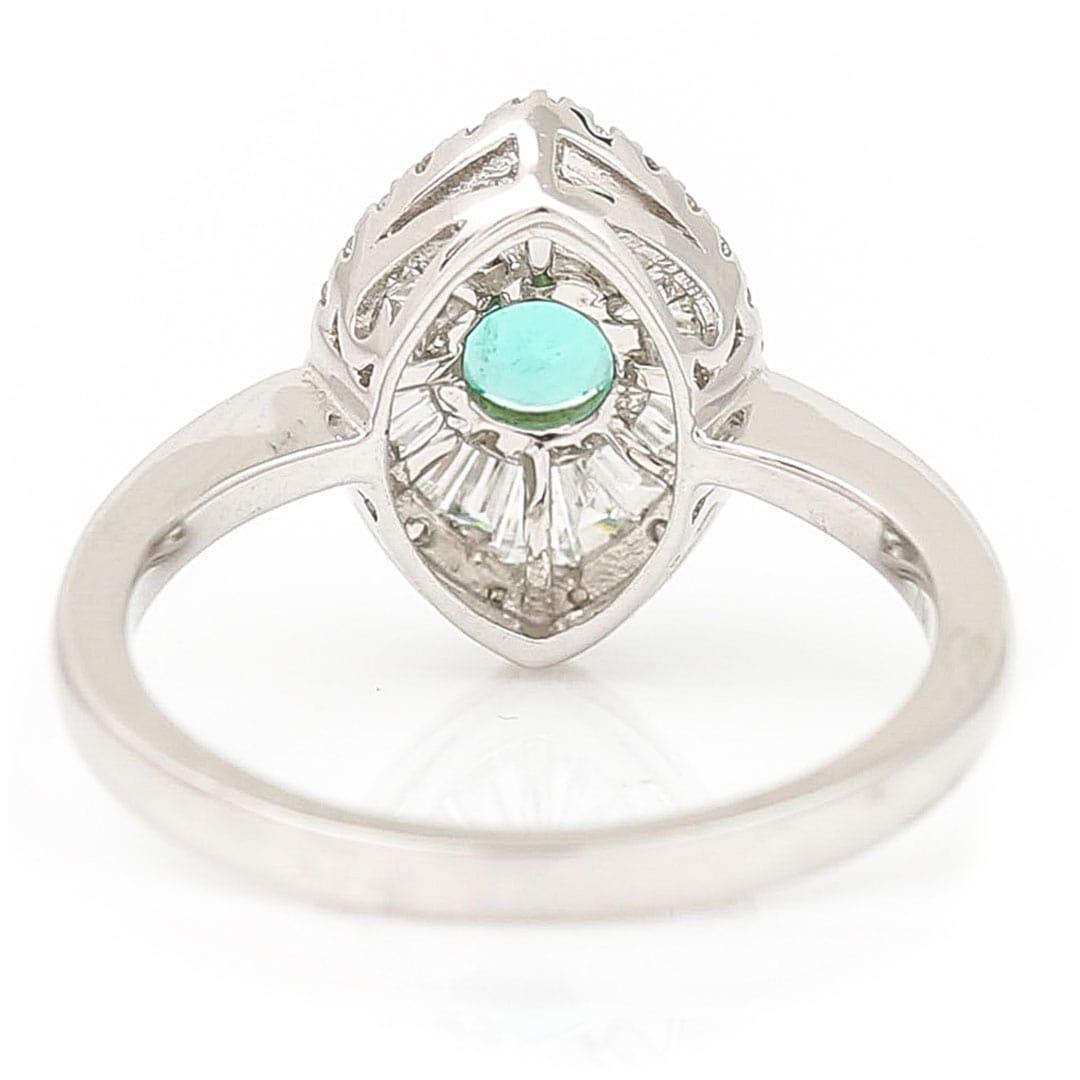 Contemporary 18ct White Gold Emerald and Diamond Engagement Ring  For Sale 4