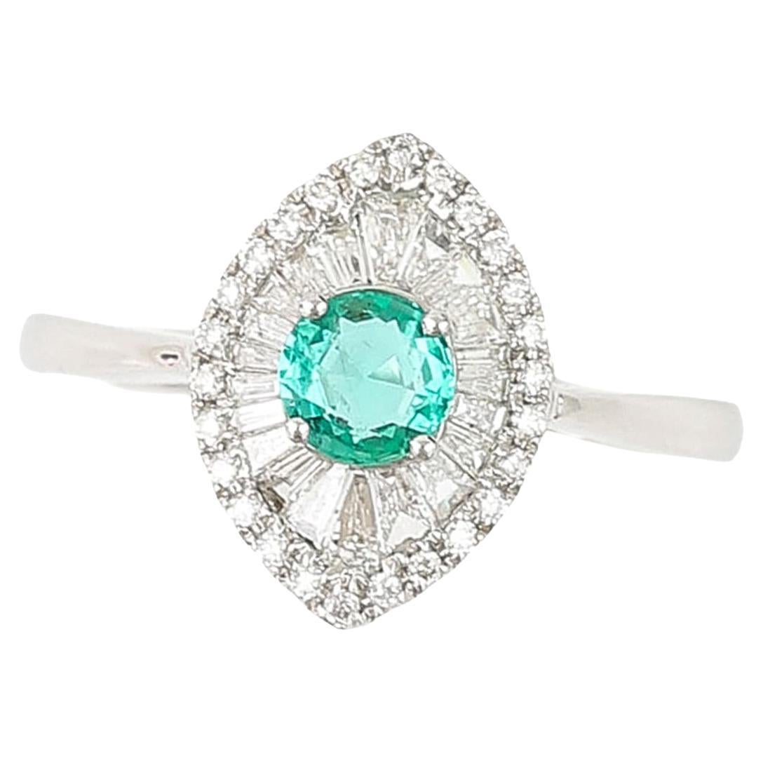 Contemporary 18ct White Gold Emerald and Diamond Engagement Ring 
