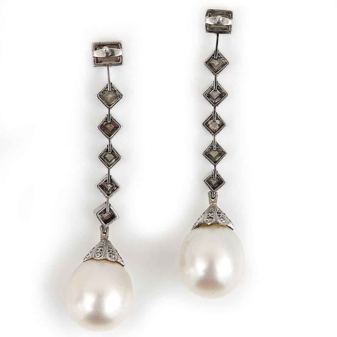 Contemporary 18ct White Gold Pearl and 3.10ct Diamond Drop Earrings In Good Condition In Lancashire, Oldham