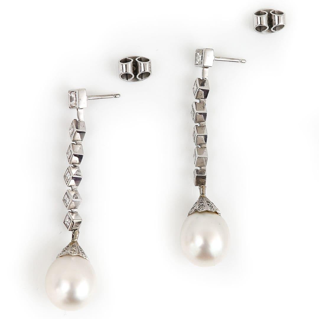 Contemporary 18ct White Gold Pearl and 3.10ct Diamond Drop Earrings 3