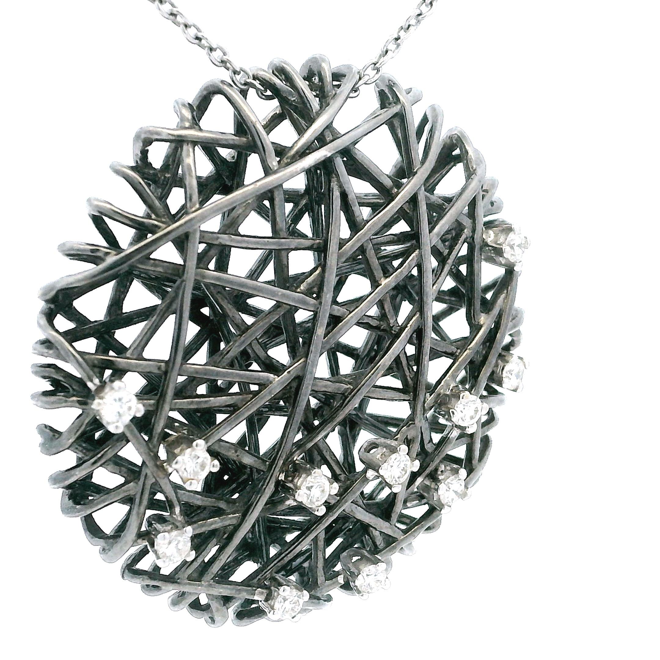 Contemporain Collier contemporain avec pendentif toile en or noir rhodié 18K et diamants en vente