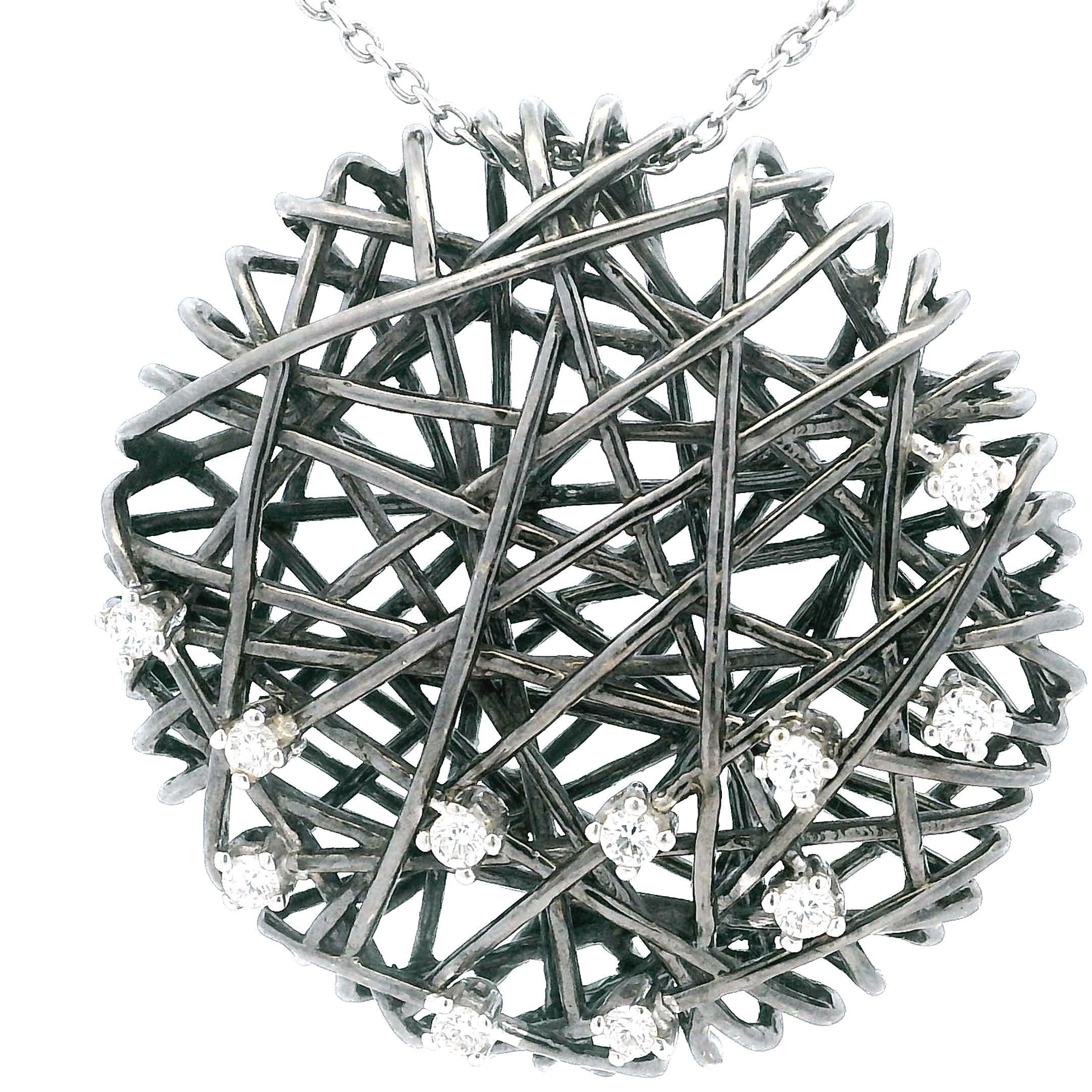 Collier contemporain avec pendentif toile en or noir rhodié 18K et diamants Unisexe en vente