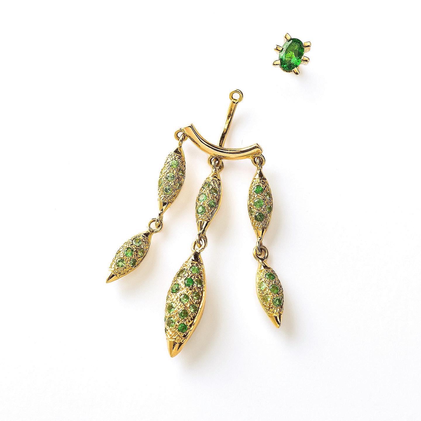 Byzantin Contemporary 18K Gold & Green Tsavorite Garnet Chandelier Earrings /Ear Jackets en vente