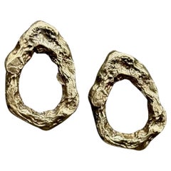 Organische Ohrstecker aus 18k GOLD von Daiana Meligrana Studio