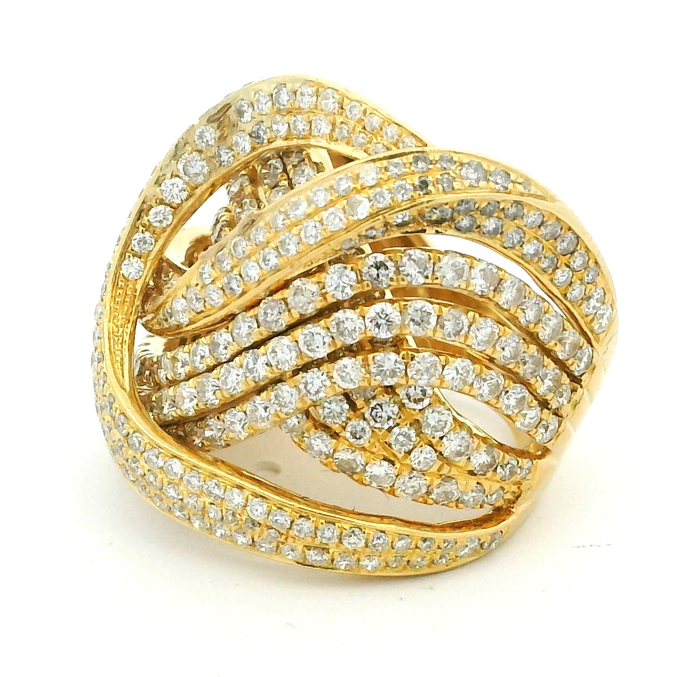 Anillo Ondulado Contemporáneo de Oro de 18 K con Pavé de Diamantes de 5,00 ct en venta 6