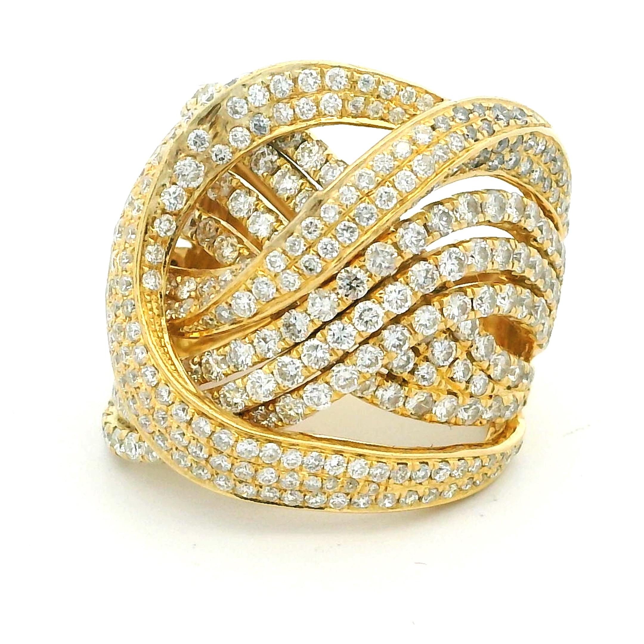 Anillo Ondulado Contemporáneo de Oro de 18 K con Pavé de Diamantes de 5,00 ct en venta 7
