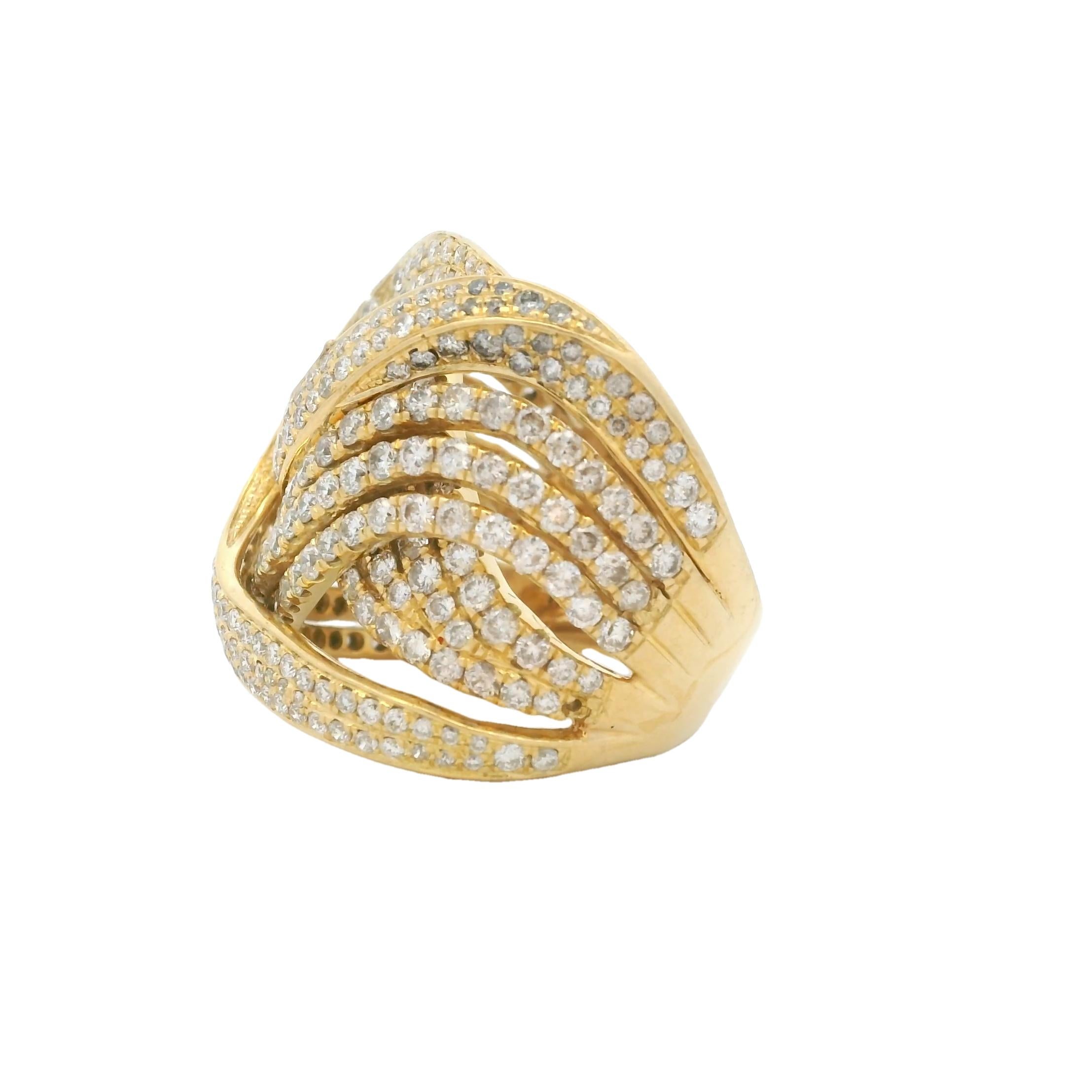 da uomo o donna Anello a onda in oro 18 carati contemporaneo con diamanti pavé da 5,00 carati in vendita