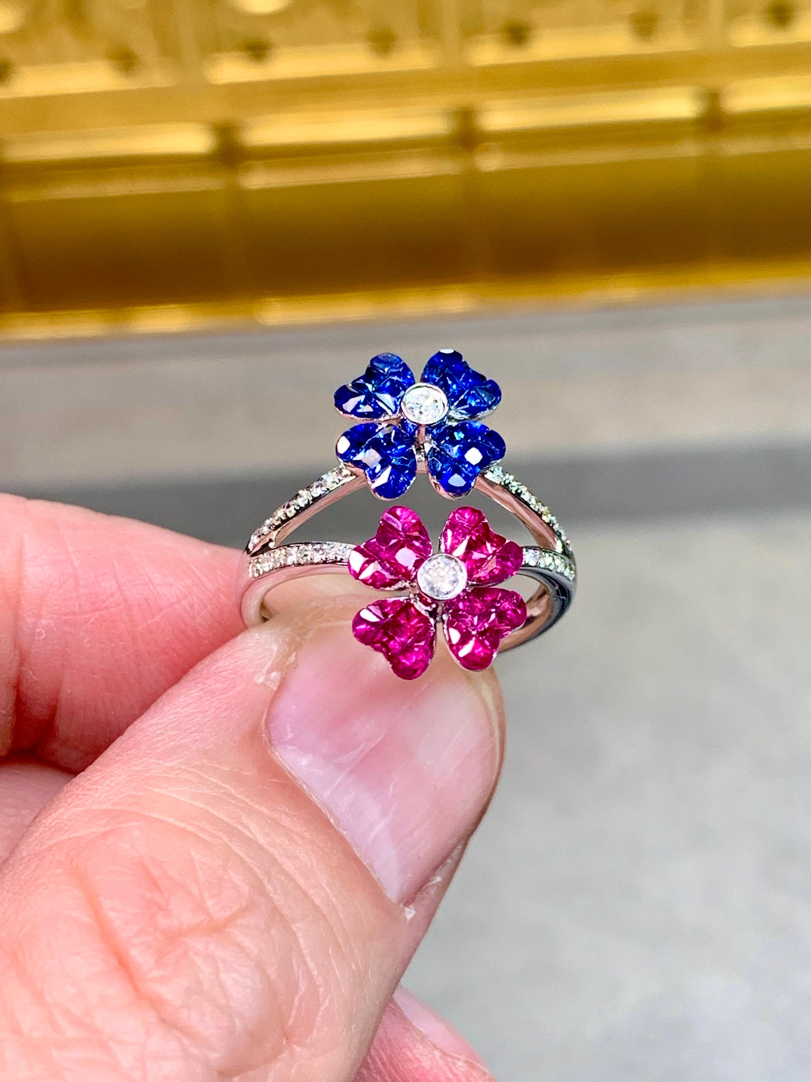 Contemporary 18K Invisibly Set Ruby Sapphire Double Flower Diamond Ring Sz 6.75 im Angebot 1
