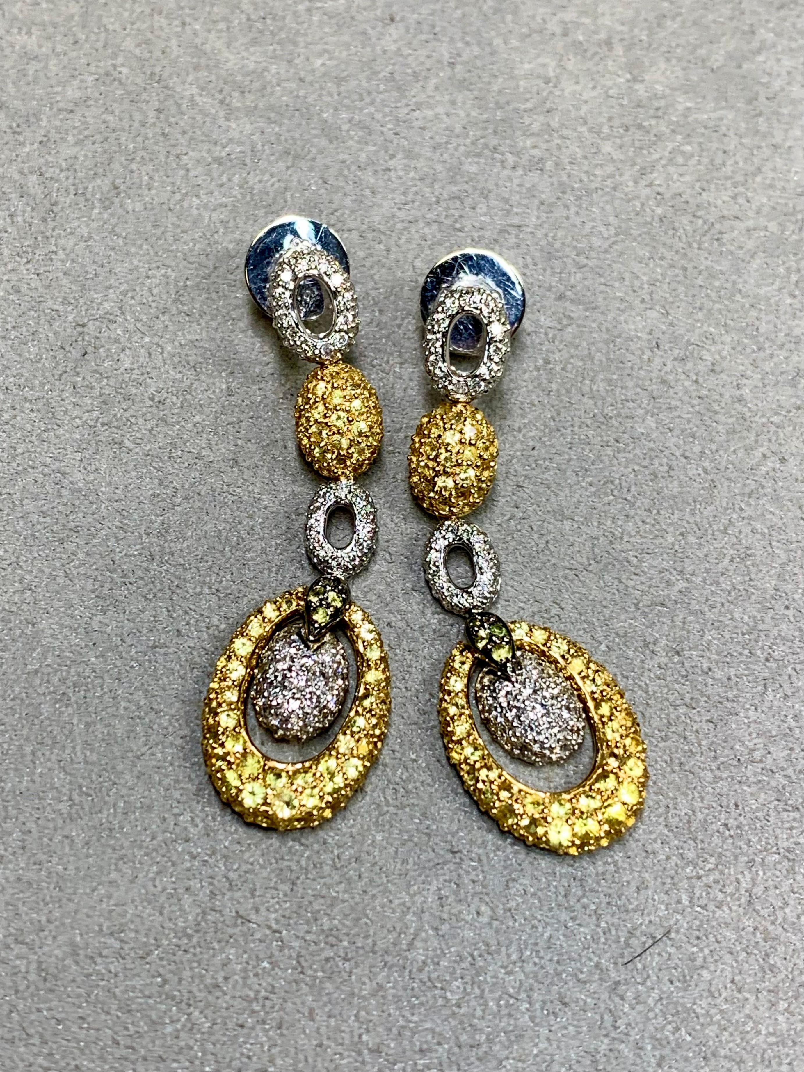 Boucles d'oreilles pendantes contemporaines en deux tons 18K Pavé saphir jaune diamant ovale 3.96ct Unisexe en vente