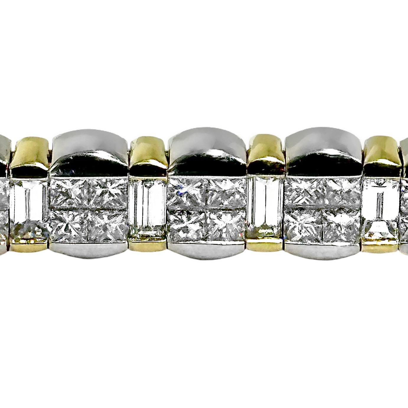 Contemporary 18k White and Yellow Gold Diamond Line Bracelet In Good Condition For Sale In Palm Beach, FL