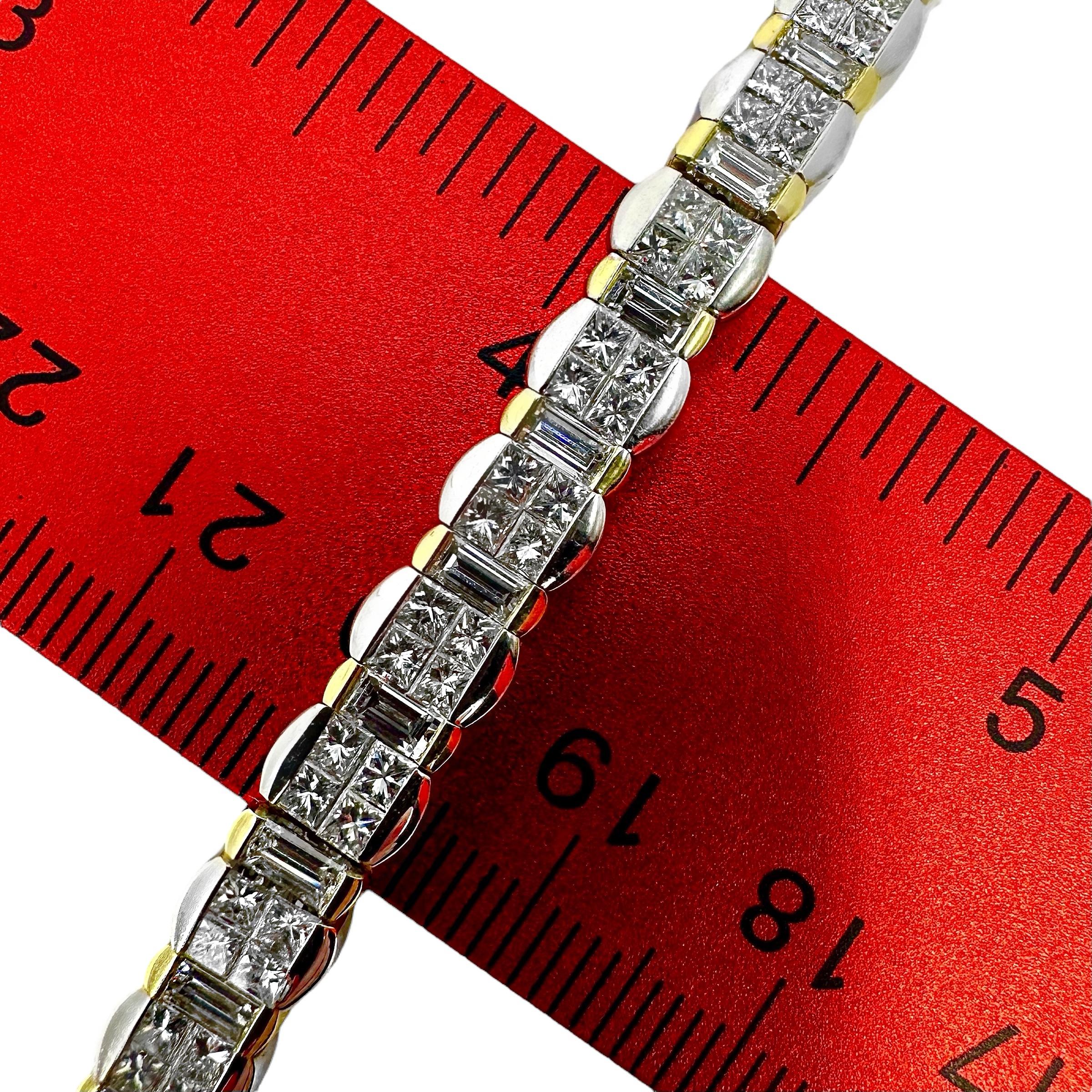 Contemporary 18k White and Yellow Gold Diamond Line Bracelet For Sale 2