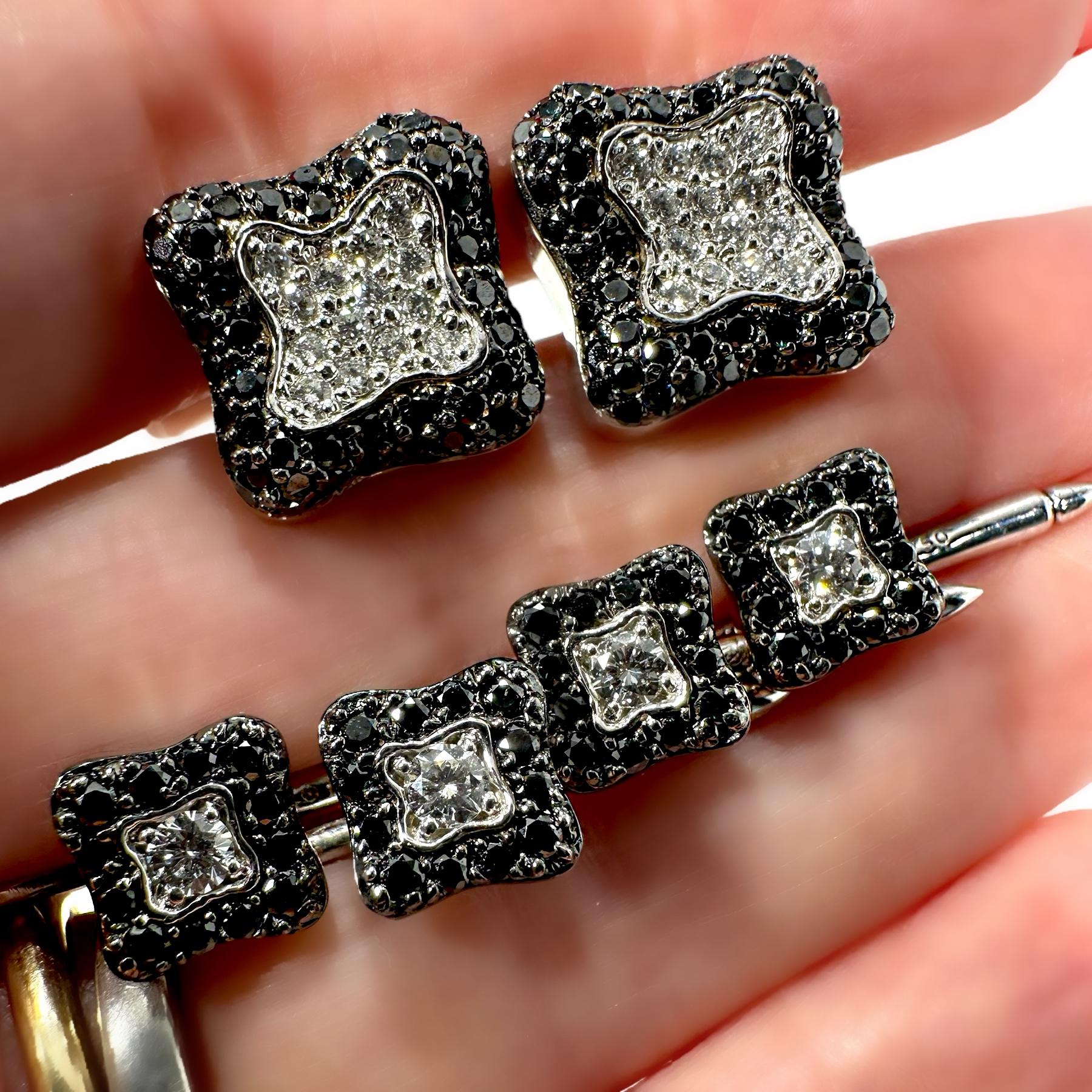 Ensemble contemporain de 4 boutons en or blanc 18 carats, diamants noirs et blancs par Mecan  en vente 4