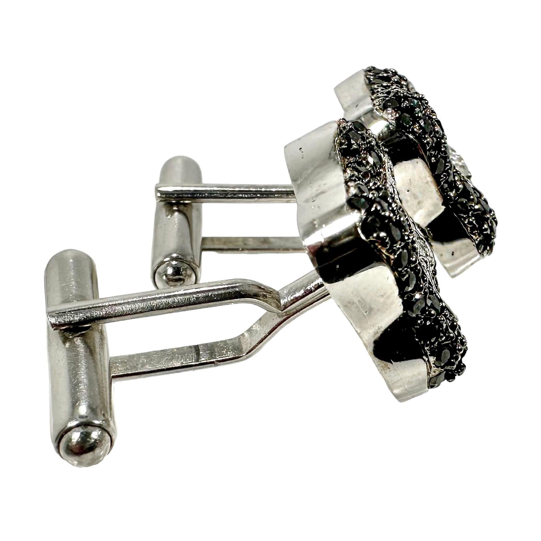 Ensemble contemporain de 4 boutons en or blanc 18 carats, diamants noirs et blancs par Mecan  en vente 1