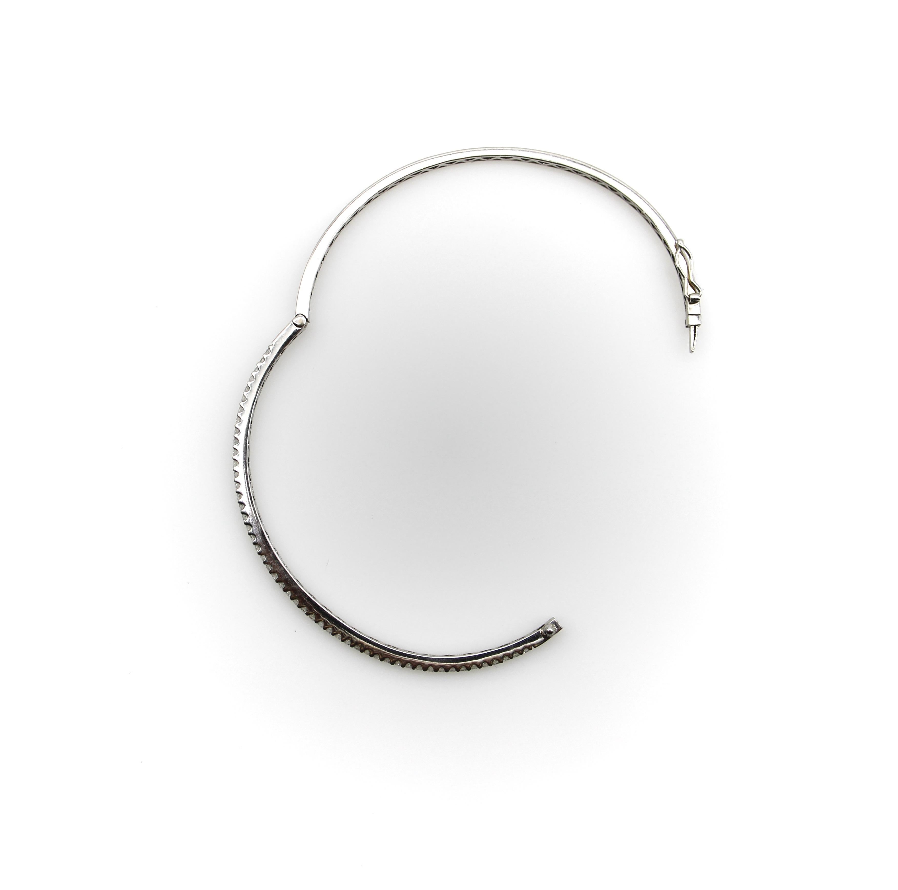 Taille ronde Bracelet contemporain en or blanc 18K avec diamants en vente